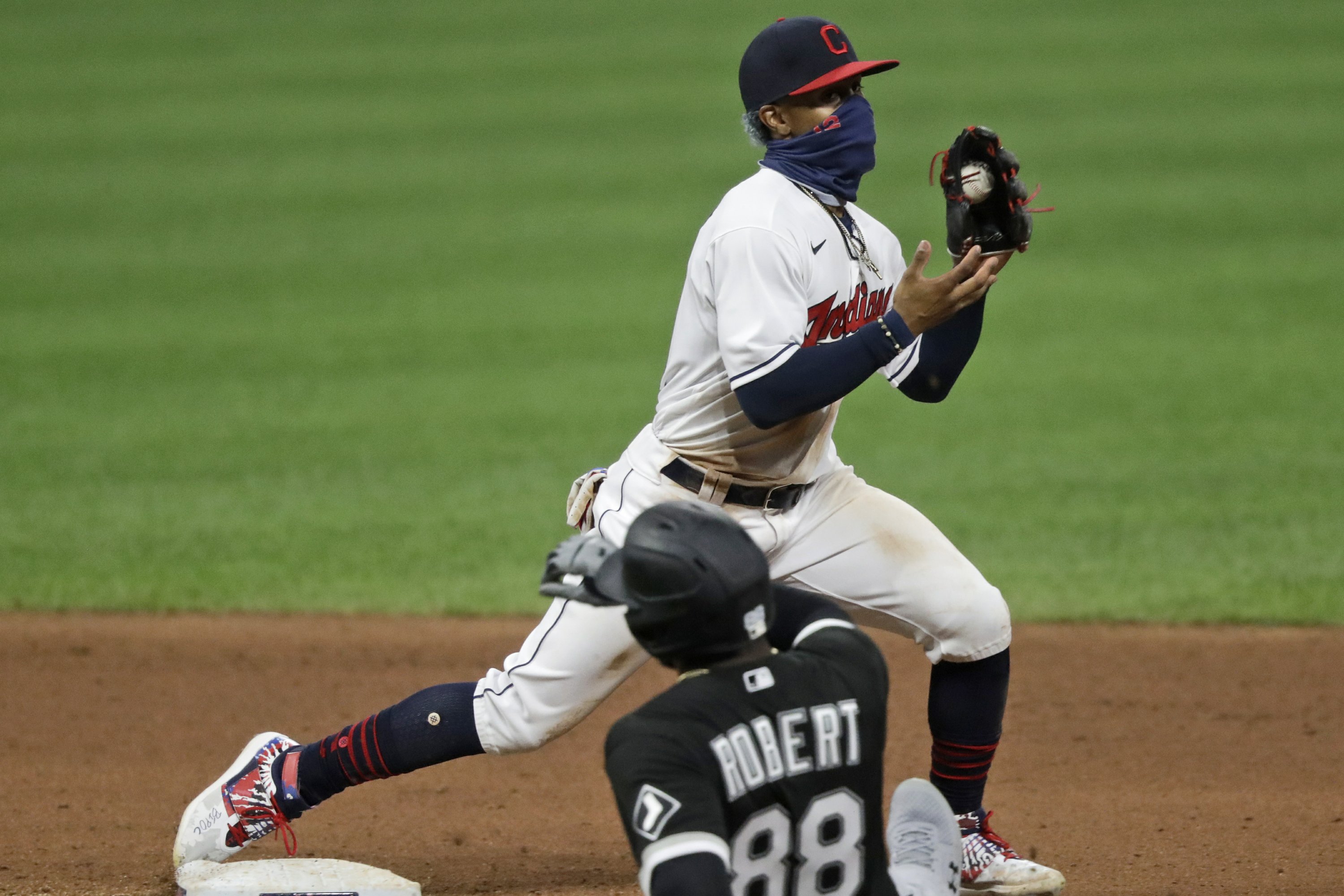 MLB doubleheaders could get shortened to 7inning games AP News