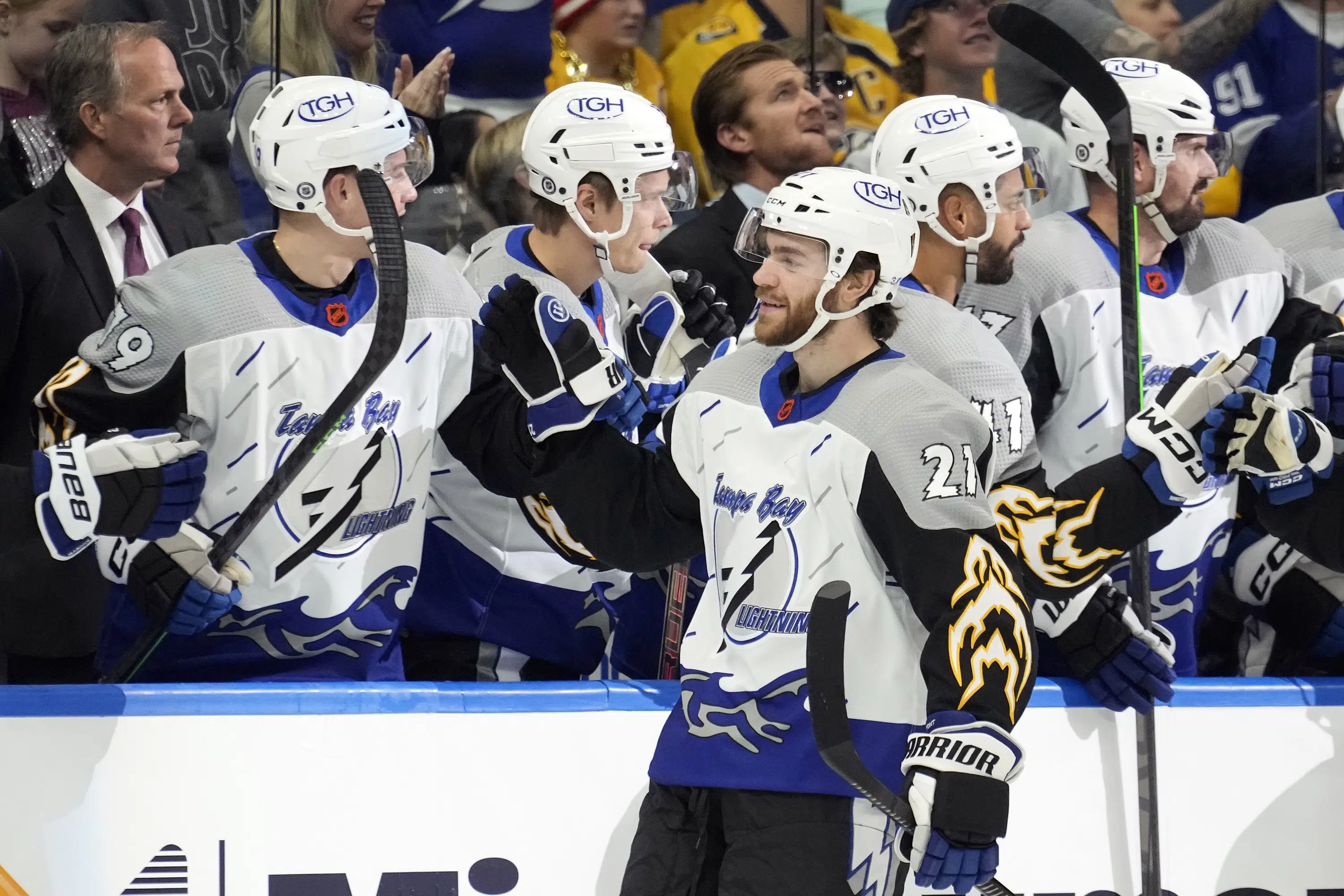 Point scores 2 goals, Lightning beat Predators 5-2 | AP News