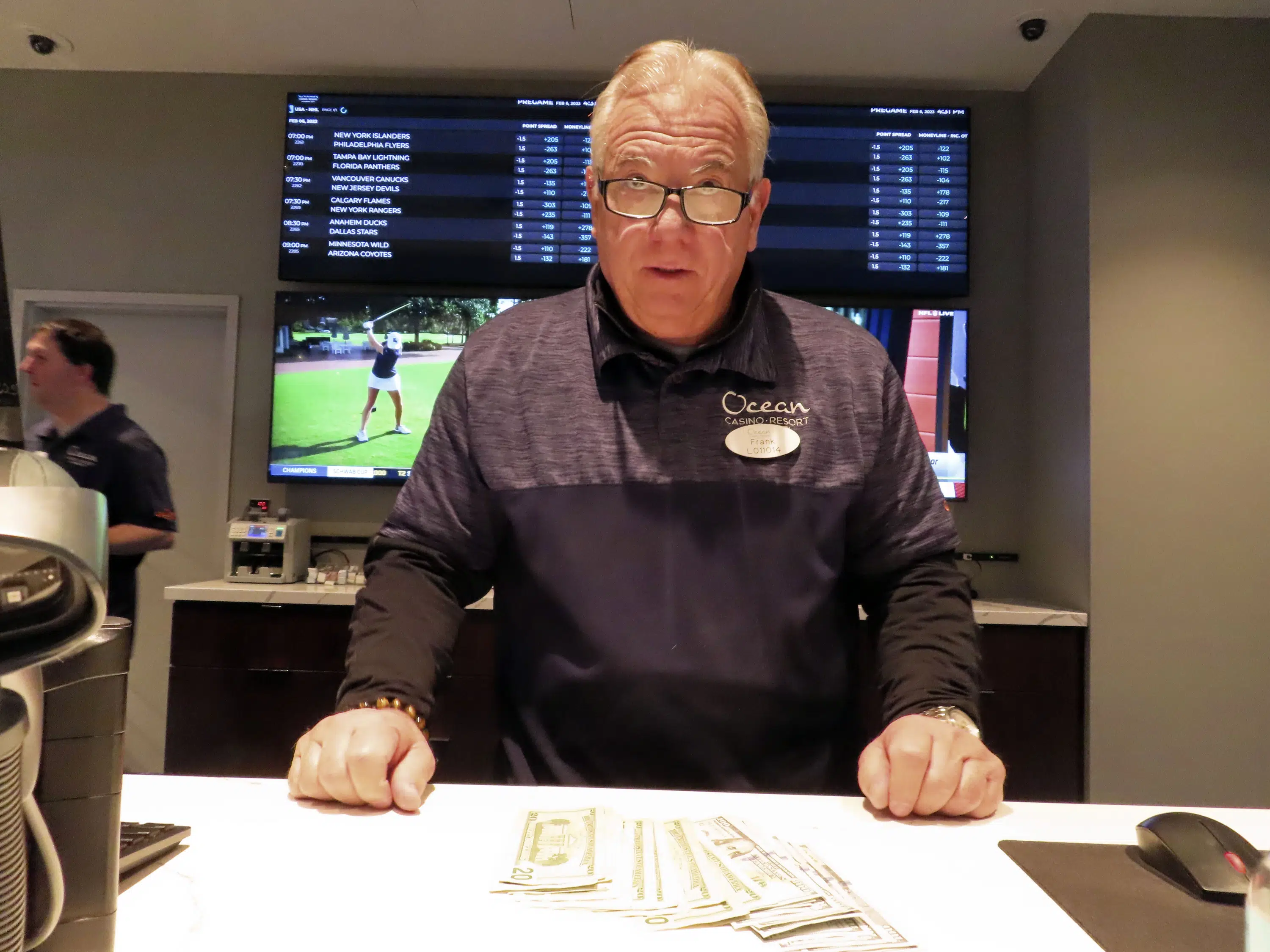 Super Bowl gambling surging as states legalize it? You bet - The Associated Press - en Español