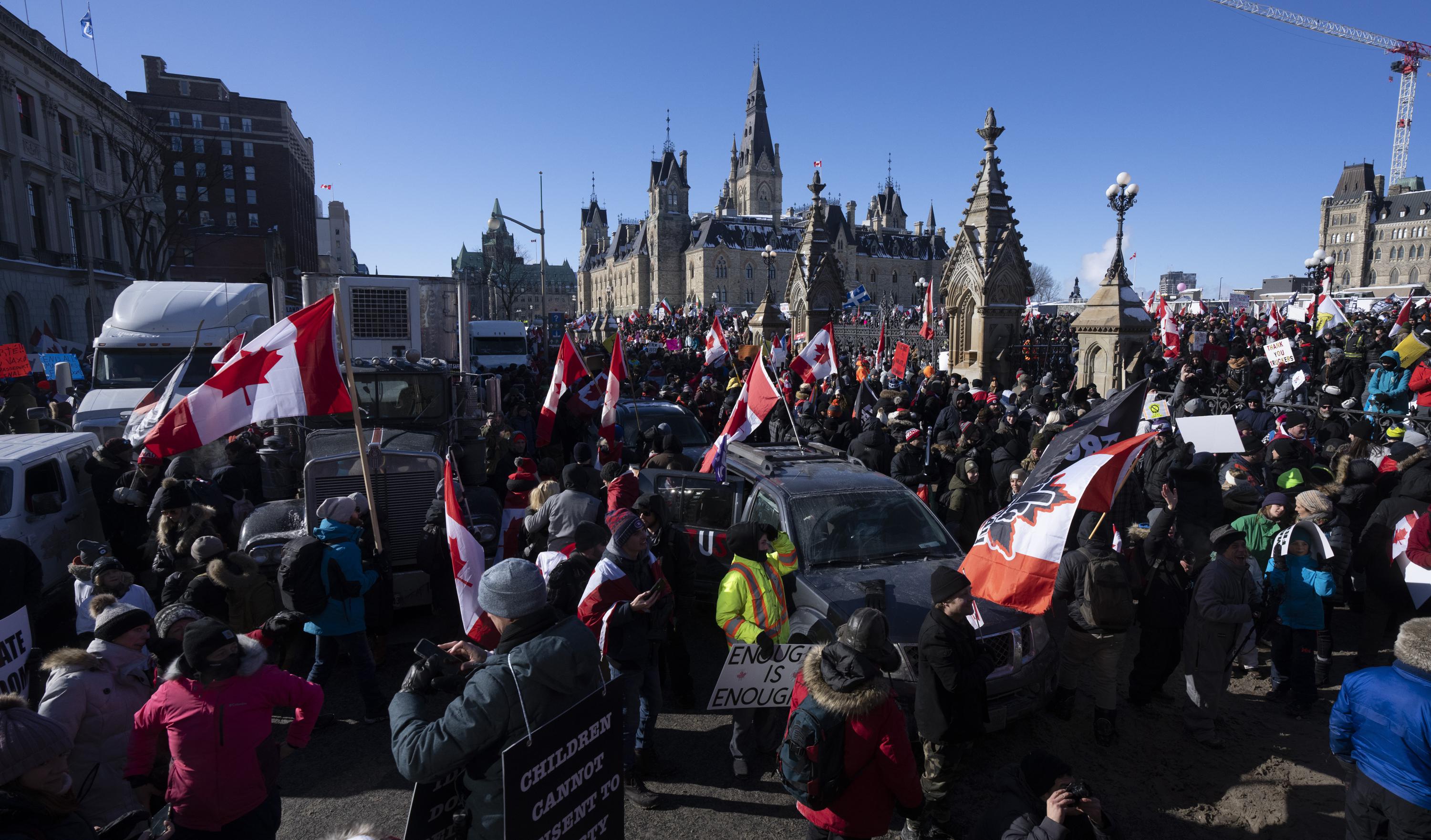 Thousands in Ottawa protest COVID mandates, many rebuked - Associated Press