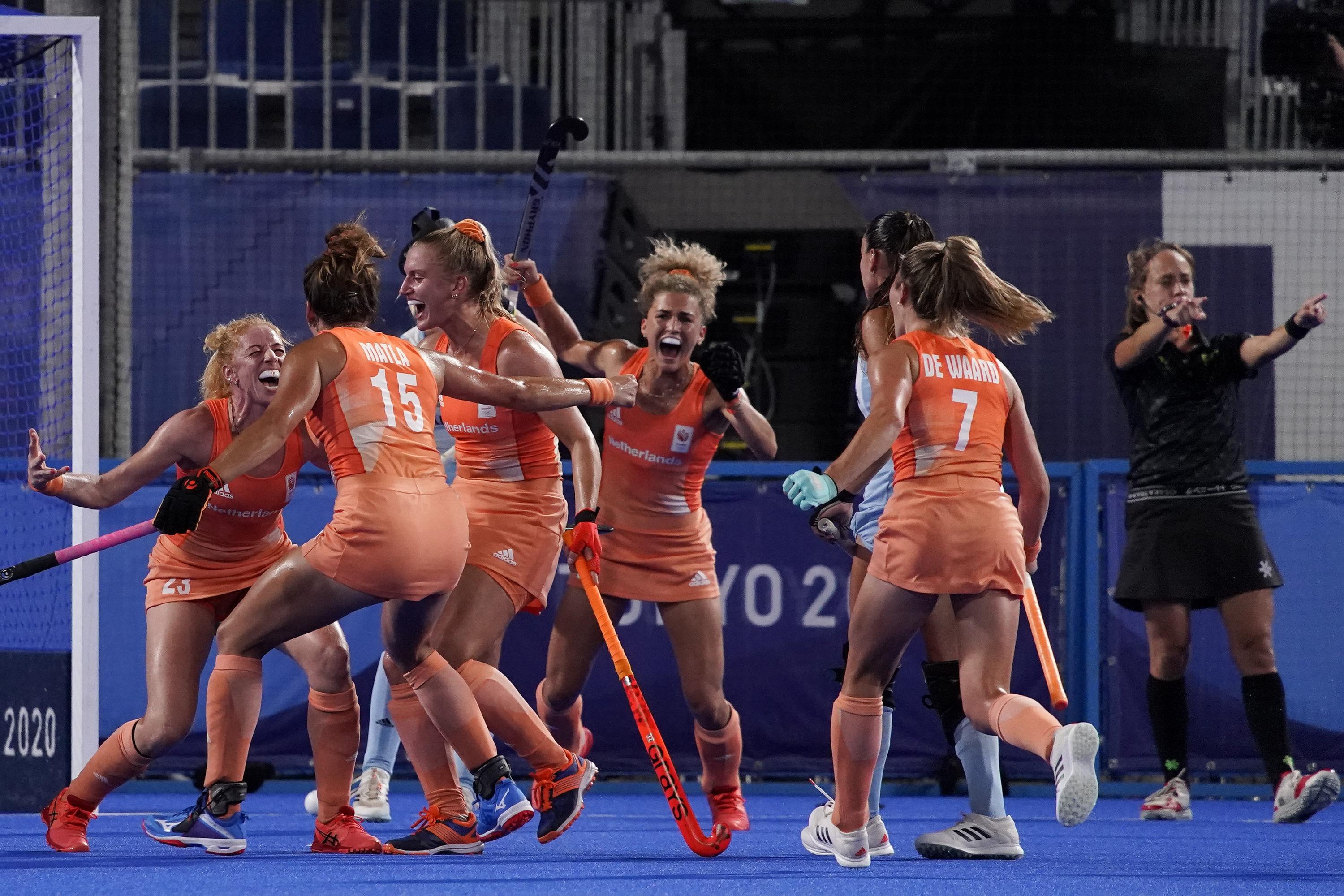 Netherlands Tops Argentina For Gold In Womens Field Hockey Ap News 