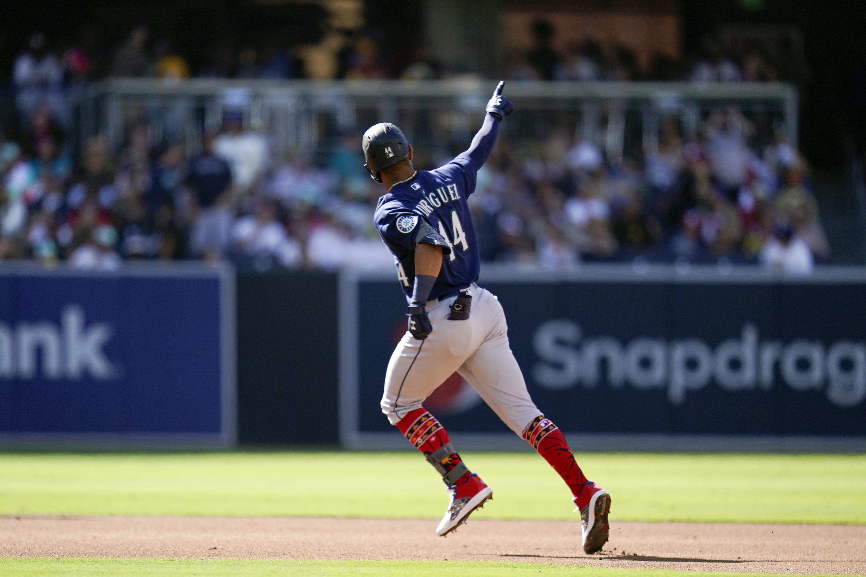 Julio Rodríguez, another burgeoning star in Seattle AP News