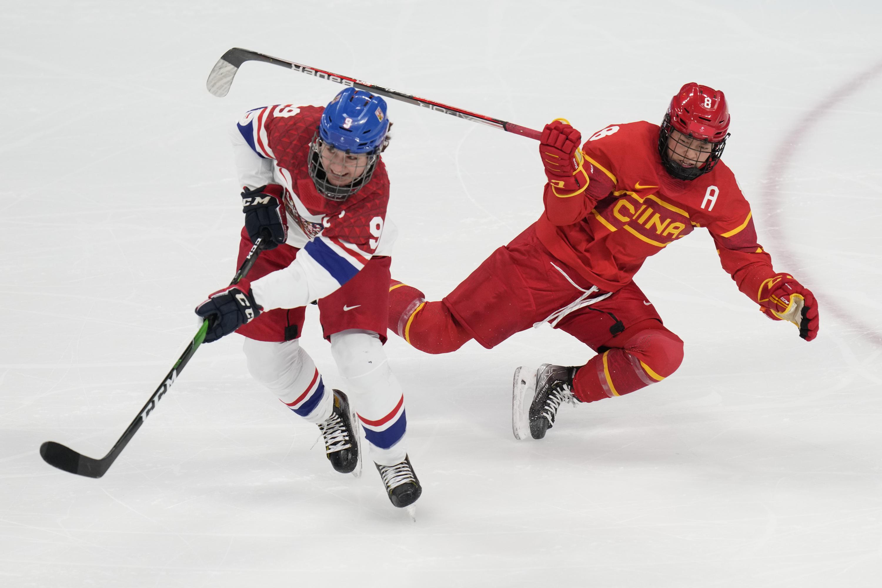 Ropovod NCAA rozvíjí ženský hokej v České republice