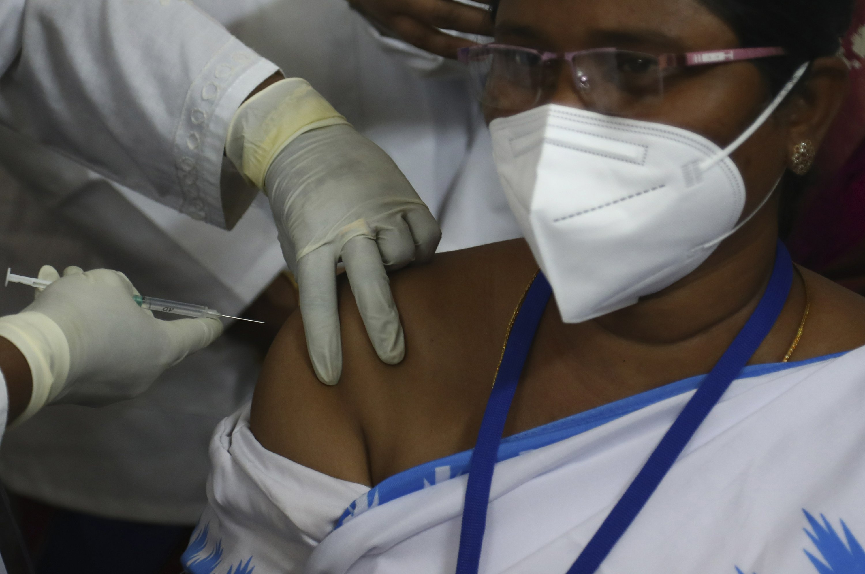 India begins the largest COVID-19 vaccination action in the world