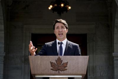 El primer ministro Justin Trudeau habla con los medios de comunicación luego de una reunión con la gobernadora general Mary Simon en Ottawa, Canadá, el domingo 15 de agosto de 2021. (Sean Kilpatrick/The Canadian Press vía AP)