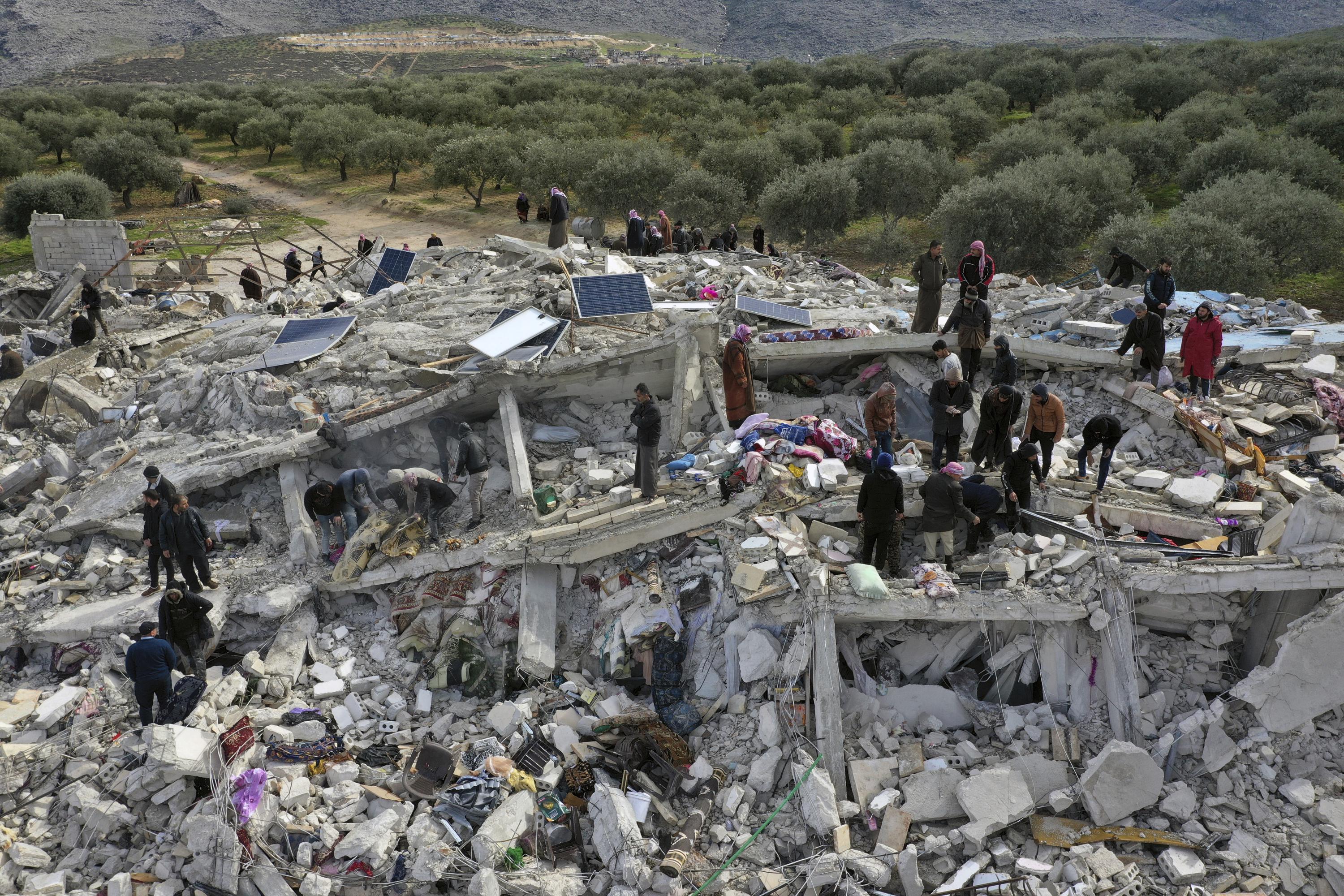 LEADER URBAN SEARCH AND RESCUE EQUIPMENT ON THE FIELD IN TURKEY