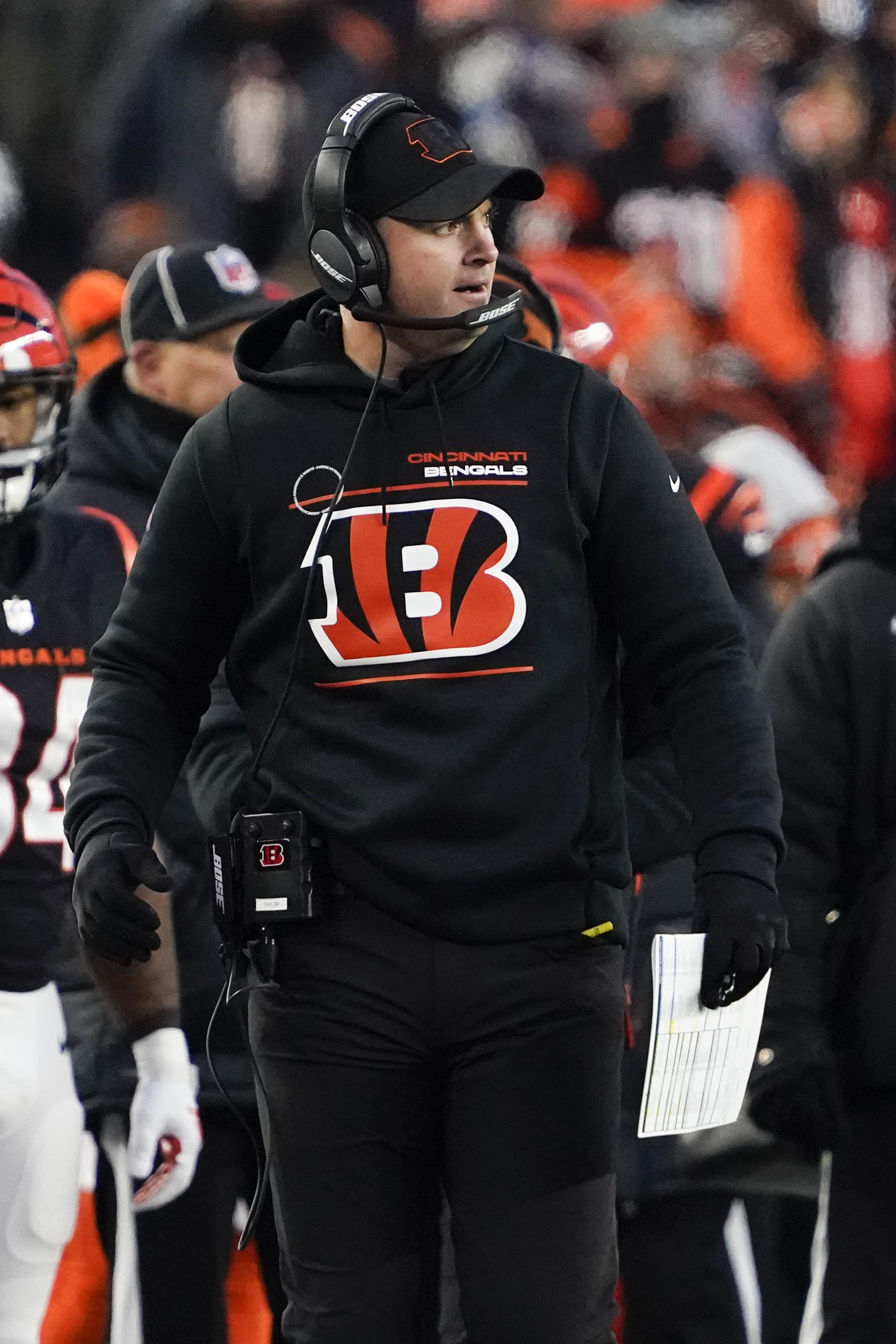 Cincinnati Bengals on X: BLACK JERSEYS BLACK PANTS LET'S GO   / X