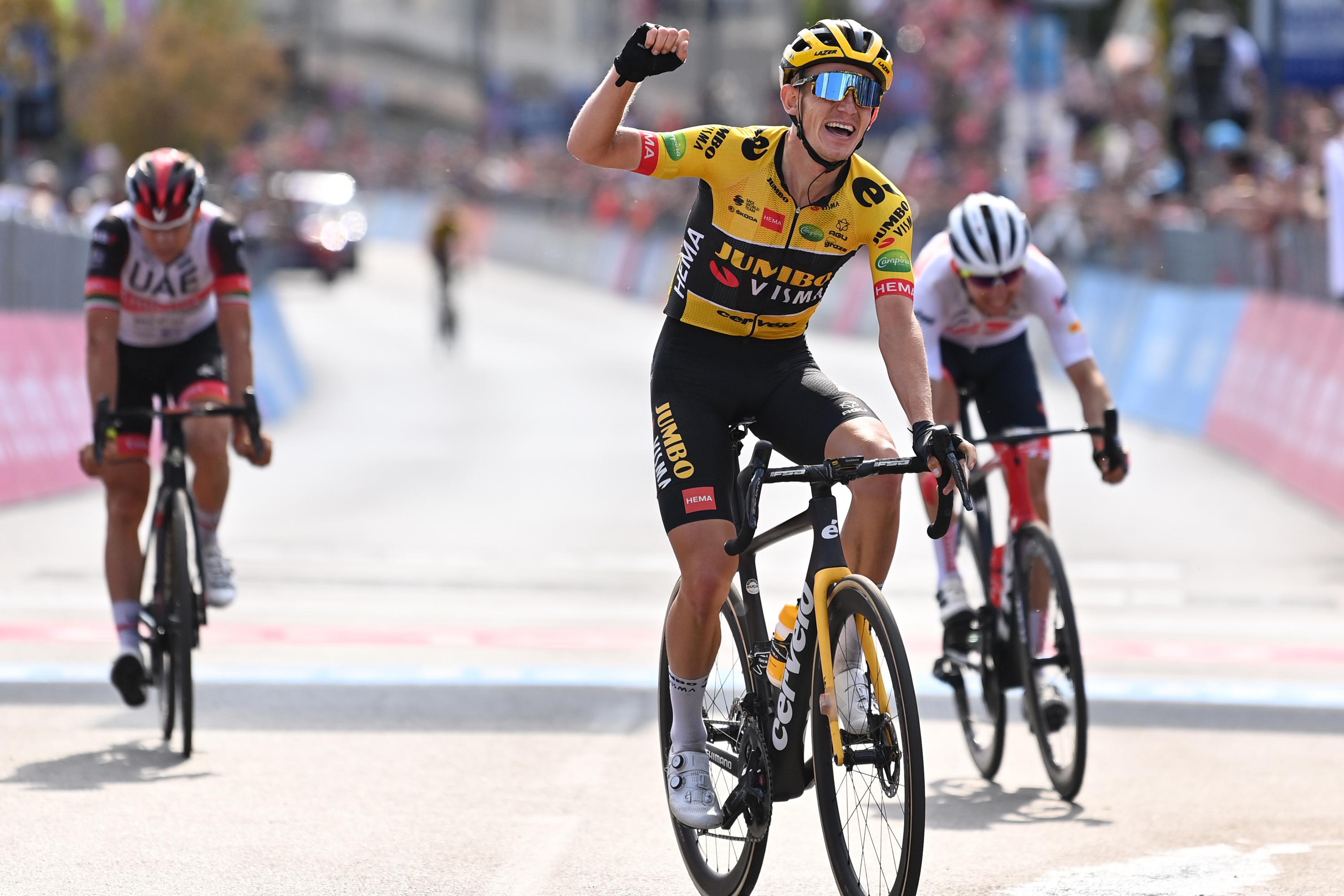 Bowman gana la primera etapa del Grand Tour, López mantiene a Giroud a la cabeza