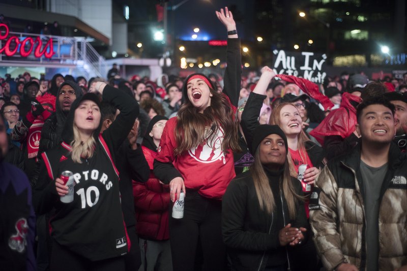 Toronto S Jurassic Park Adds College Vibe To Nba Finals