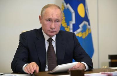 El presidente de Rusia, Vladimir Putin, durante una reunión por videoconferencia de la Organización del Tratado de la Seguridad Colectiva, en su residencia en Novo-Ogaryovo, a las afueras de Moscú, Rusia, el 16 de septiembre de 2021. (Alexei Druzhinin, Sputnik, Kremlin Pool Foto vía AP)