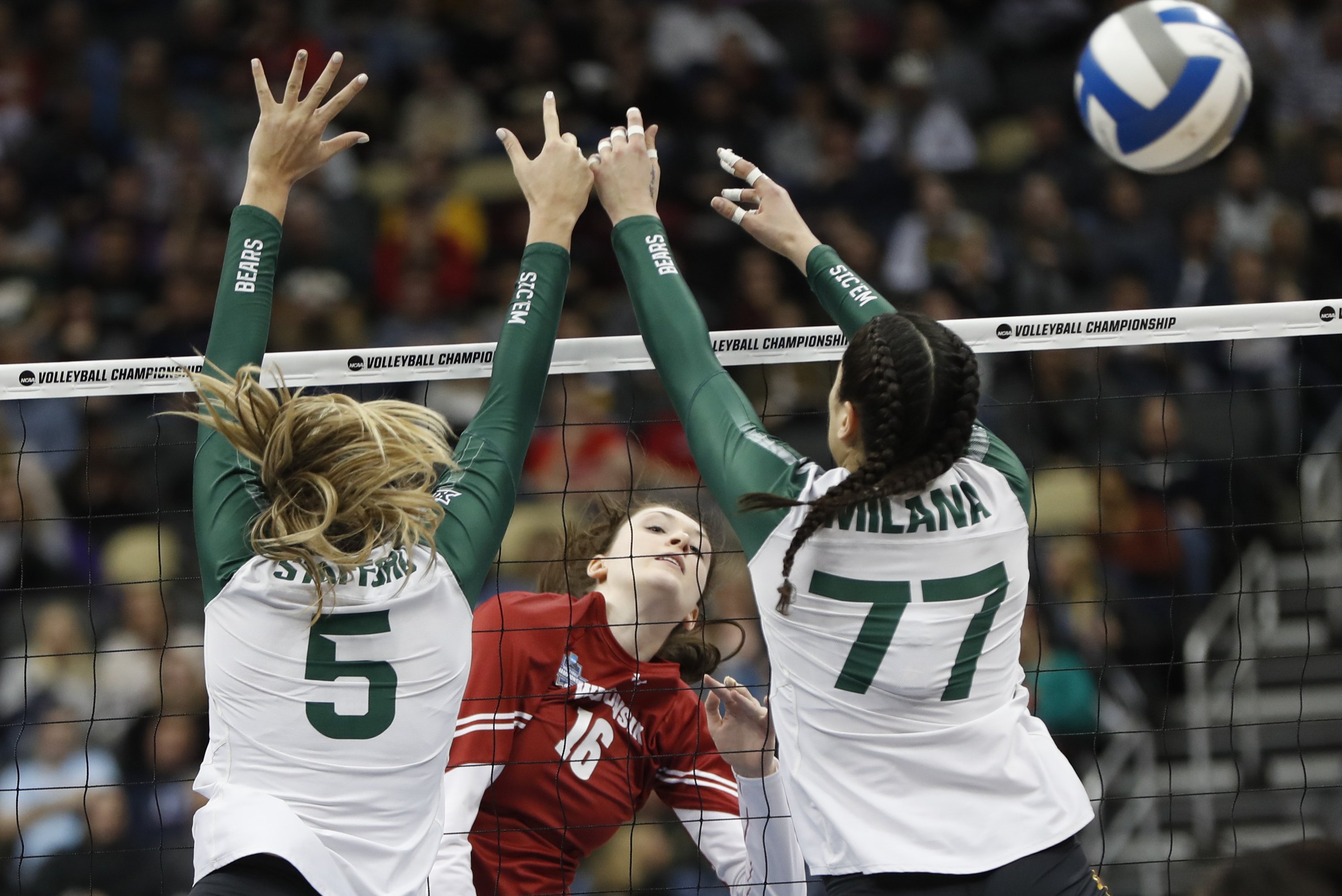 Women's spring volleyball season starting with Badgers No. 1