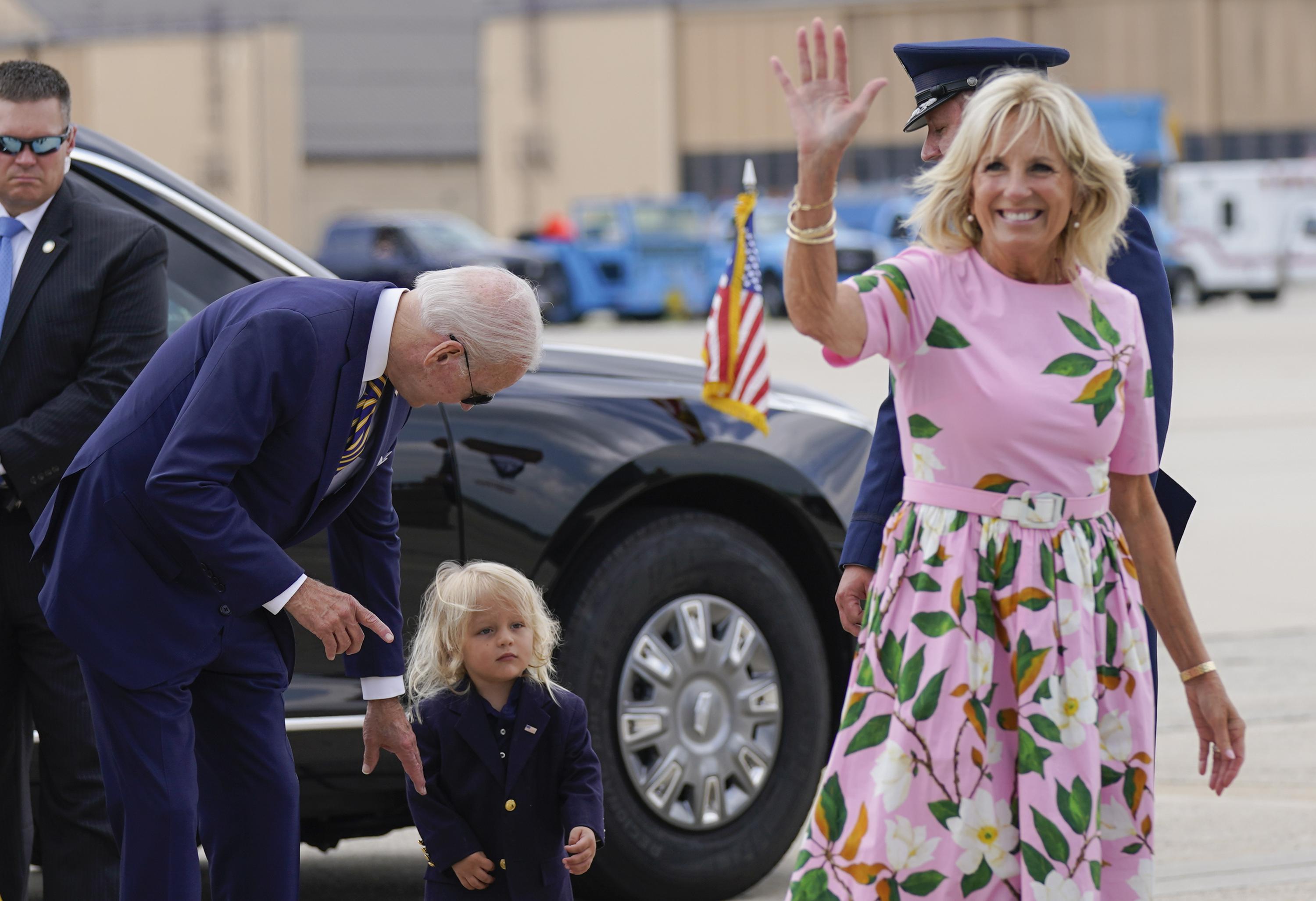 First lady remains in Delaware with COVID, president tests negative