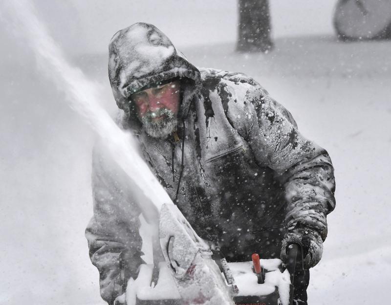 Blizzard buffets East Coast with deep snow, winds, flooding (apnews.com)