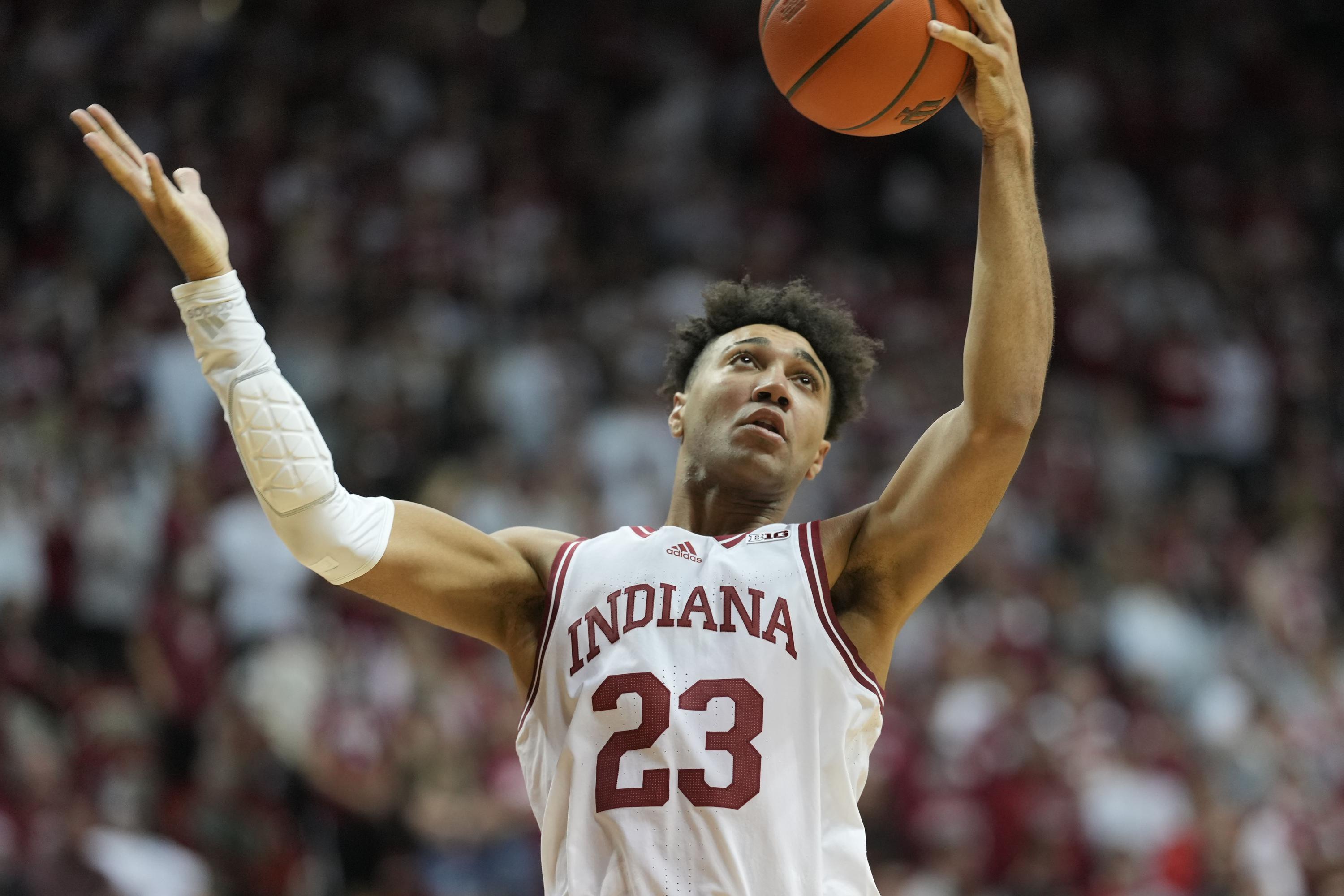 Hoosiers start new era by holding off Eastern Michigan 68-62 ...