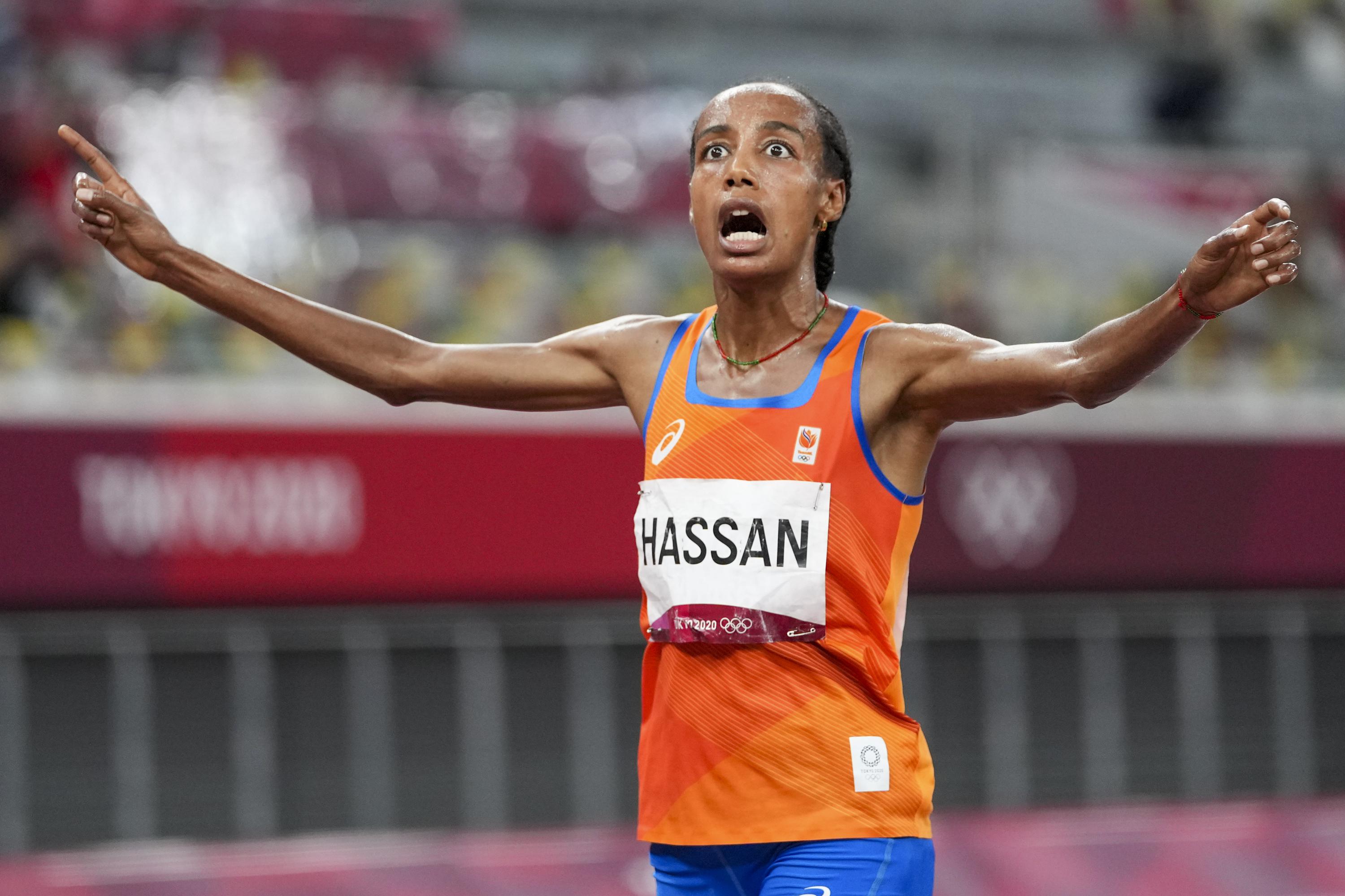 Gudaf Tsegay wins 10,000-meter gold after Sifan Hassan stumbles