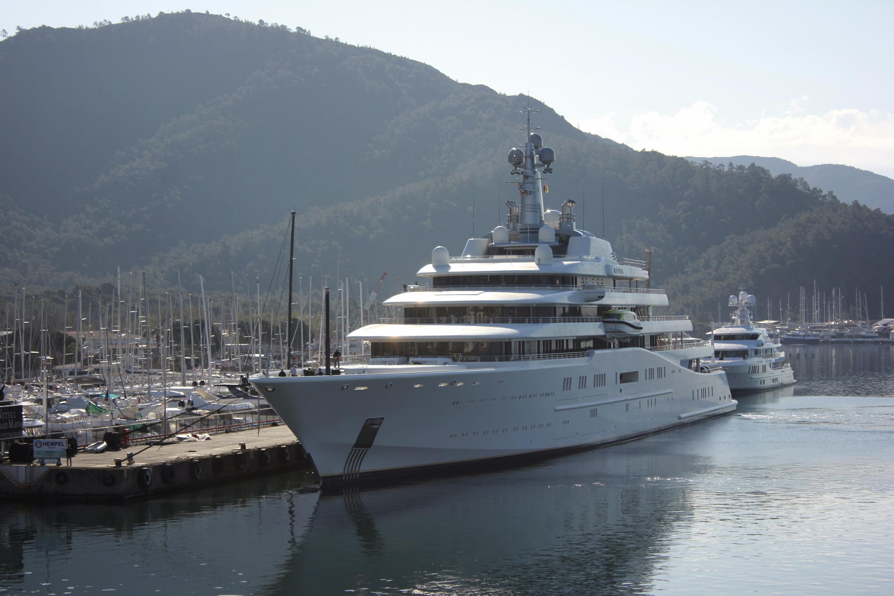 Chelsea owner Abramovich’s second yacht also docks in Turkey