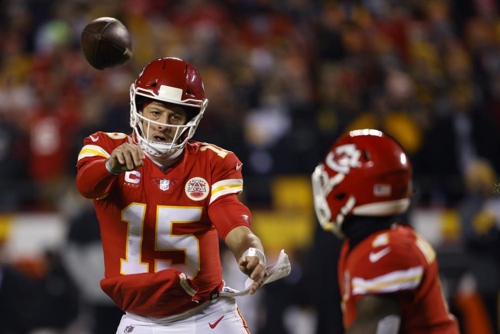 Kansas City Chiefs Crush Pittsburgh Steelers to Advance to AFC Divisional Round