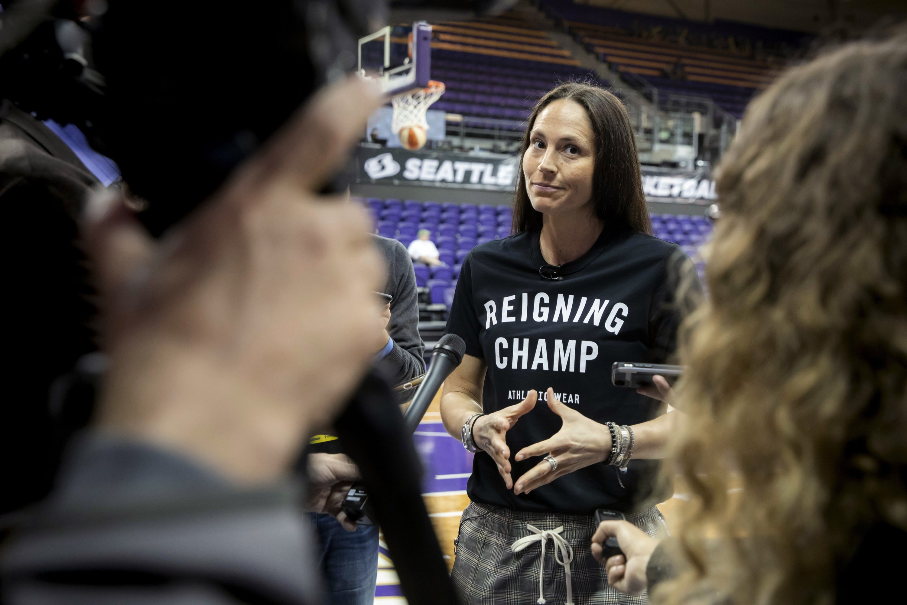 Injury means Sue Bird can attend World Cup final | AP News