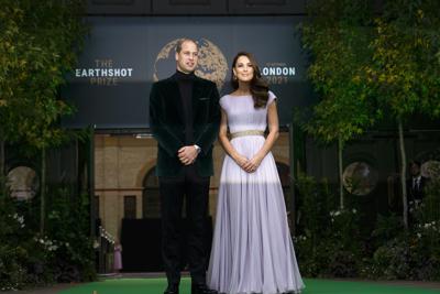 El príncipe Guillermo y Catalina, la duquesa de Cambridge, asisten a la ceremonia de los premios Earthshot el domingo 17 de octubre de 2021, en el Palacio Alexandra de Londres. (AP Foto/Alberto Pezzali, pool)