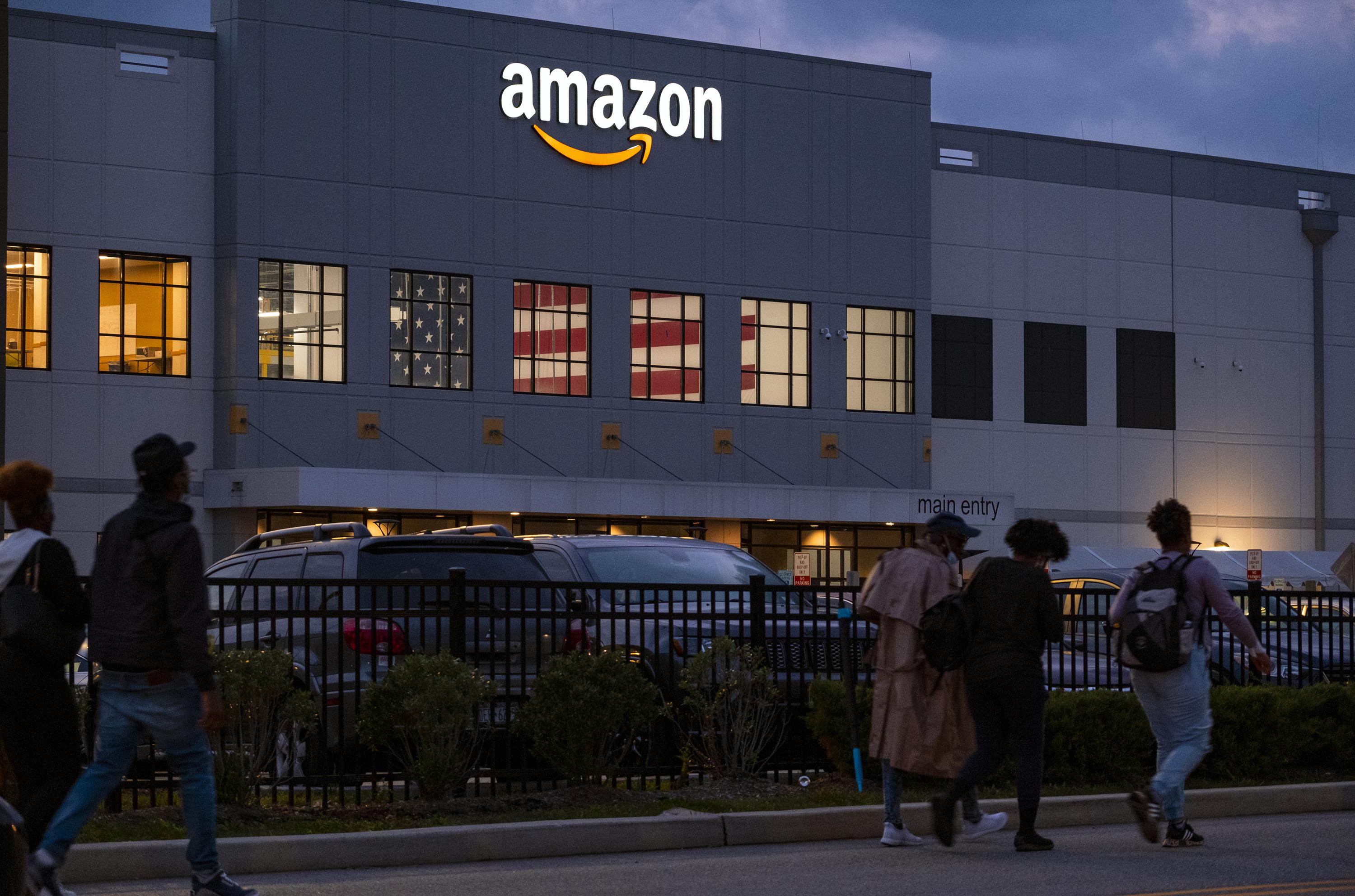 Amazon workers in NYC set to vote on whether to unionize AP News