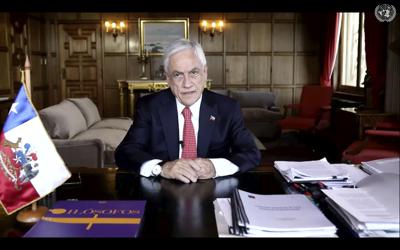 En esta imagen tomada de video ofrecido por UN Web TV, el presidente de Chile Sebastián Piñera habla ante la Asamblea General de Naciones Unidas el martes 21 de septiembre del 2021. (UN Web TV via AP)