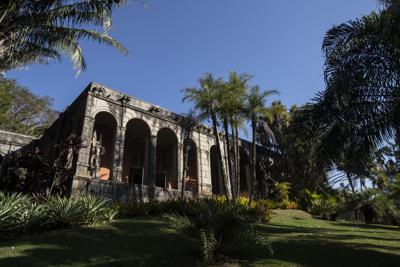 Esta fotografía muestra el estudio de la antigua casa de Roberto Burle Marx, en Río de Janeiro, la cual fue reconocida el martes 27 de julio de 2021 como sitio de Patrimonio Mundial por parte de la UNESCO. (AP Foto/Bruna Prado)
