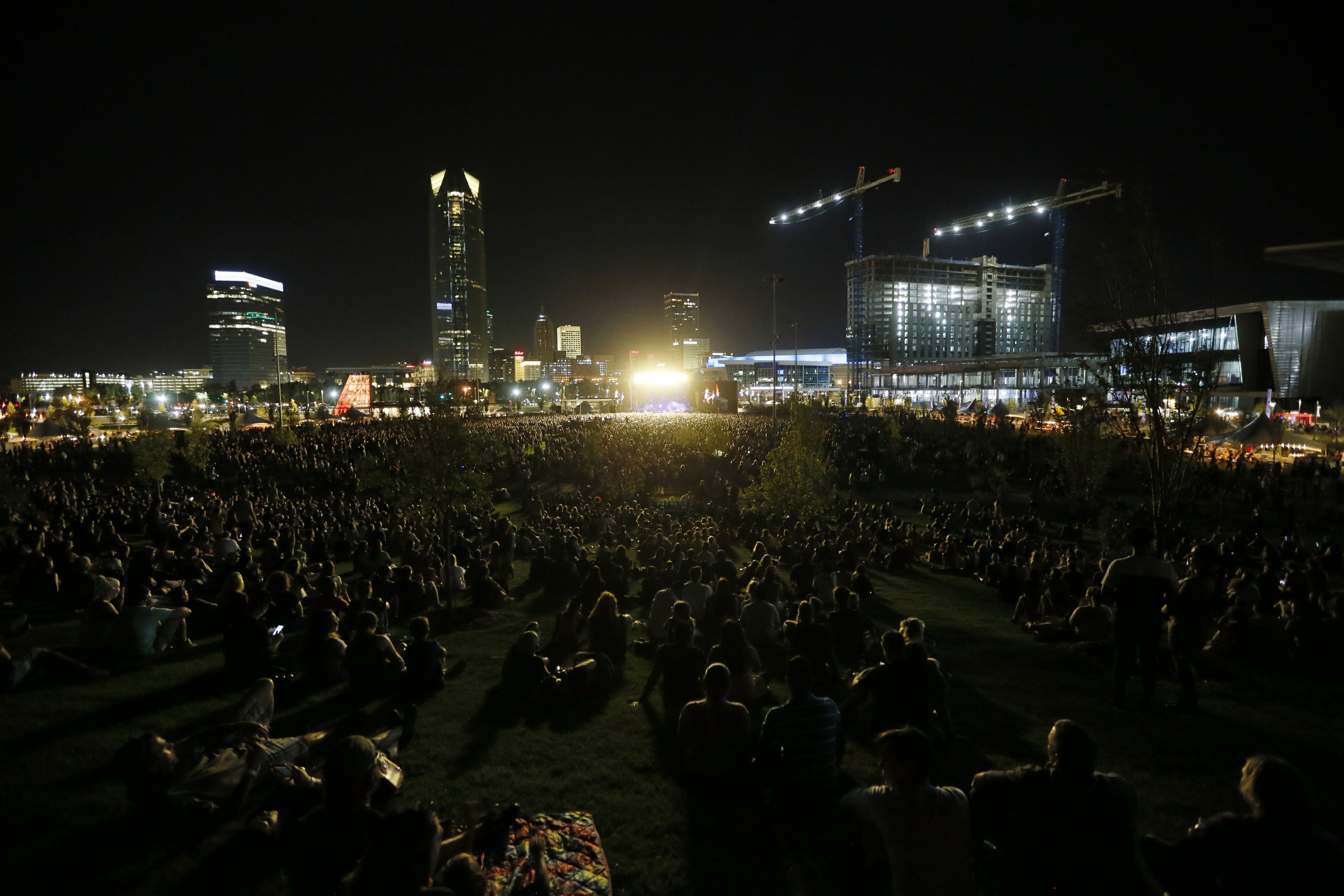 Thousands show for Kings of Leon at new Oklahoma City park AP News