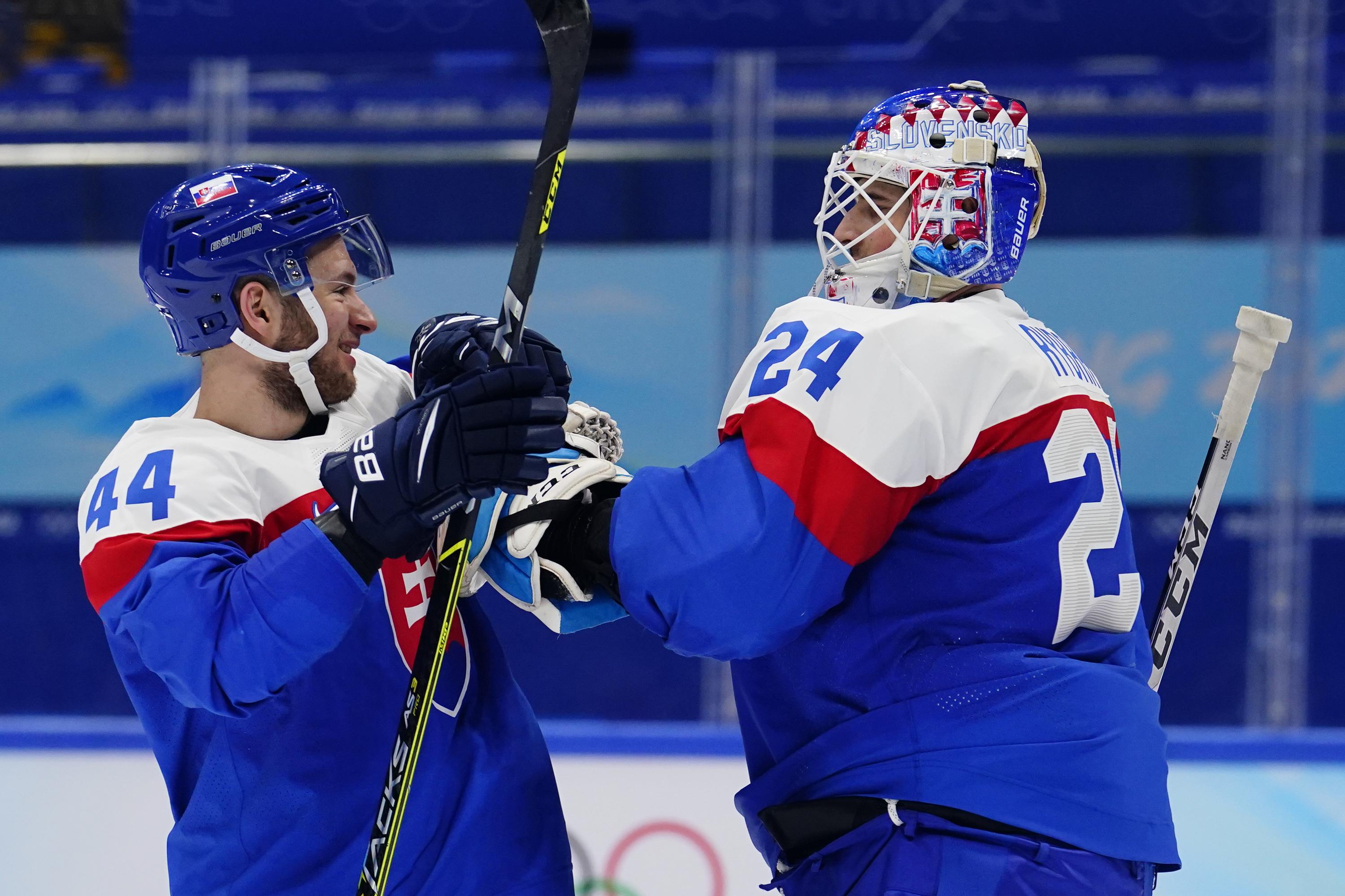 USA sa stretnú so Slovenskom v olympijskom štvrťfinále v hokeji mužov