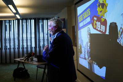 El gerente general de Ryanair, Michael O'Leary, posa para la foto en una conferencia de prensa en Bruselas, jueves 1 de julio de 2021. (AP Foto/Francisco Seco)