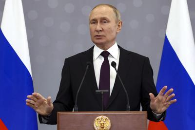 El presidente ruso Vladimir Putin habla con la prensa tras la cumbre de la Comunidad de Estados Independientes, el viernes 14 de octubre de 2022, en Astana, Kazajistán. (Valery Sharifulin, Sputnik, Kremlin Pool Foto vía AP)