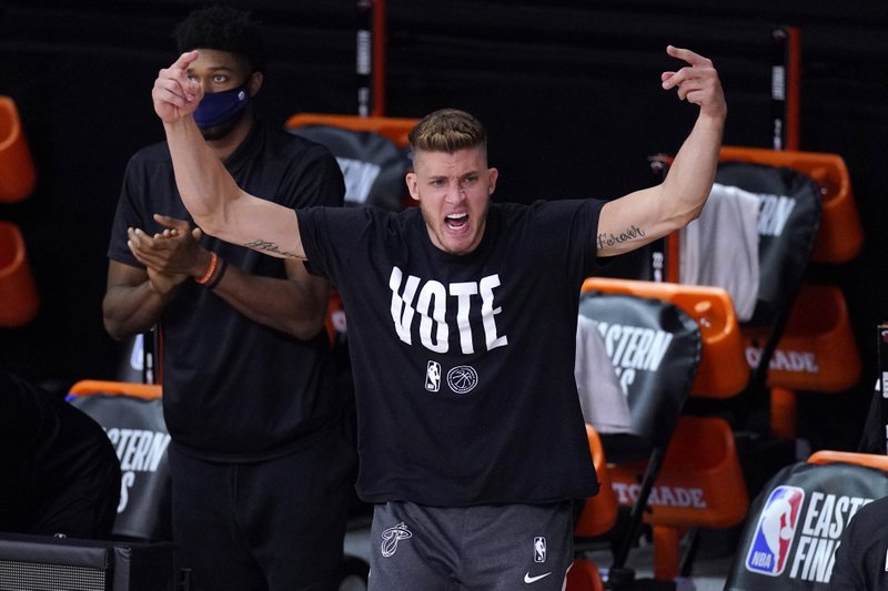 meyers leonard shirt