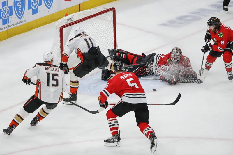 Rookie Kubalik scores twice, Blackhawks 