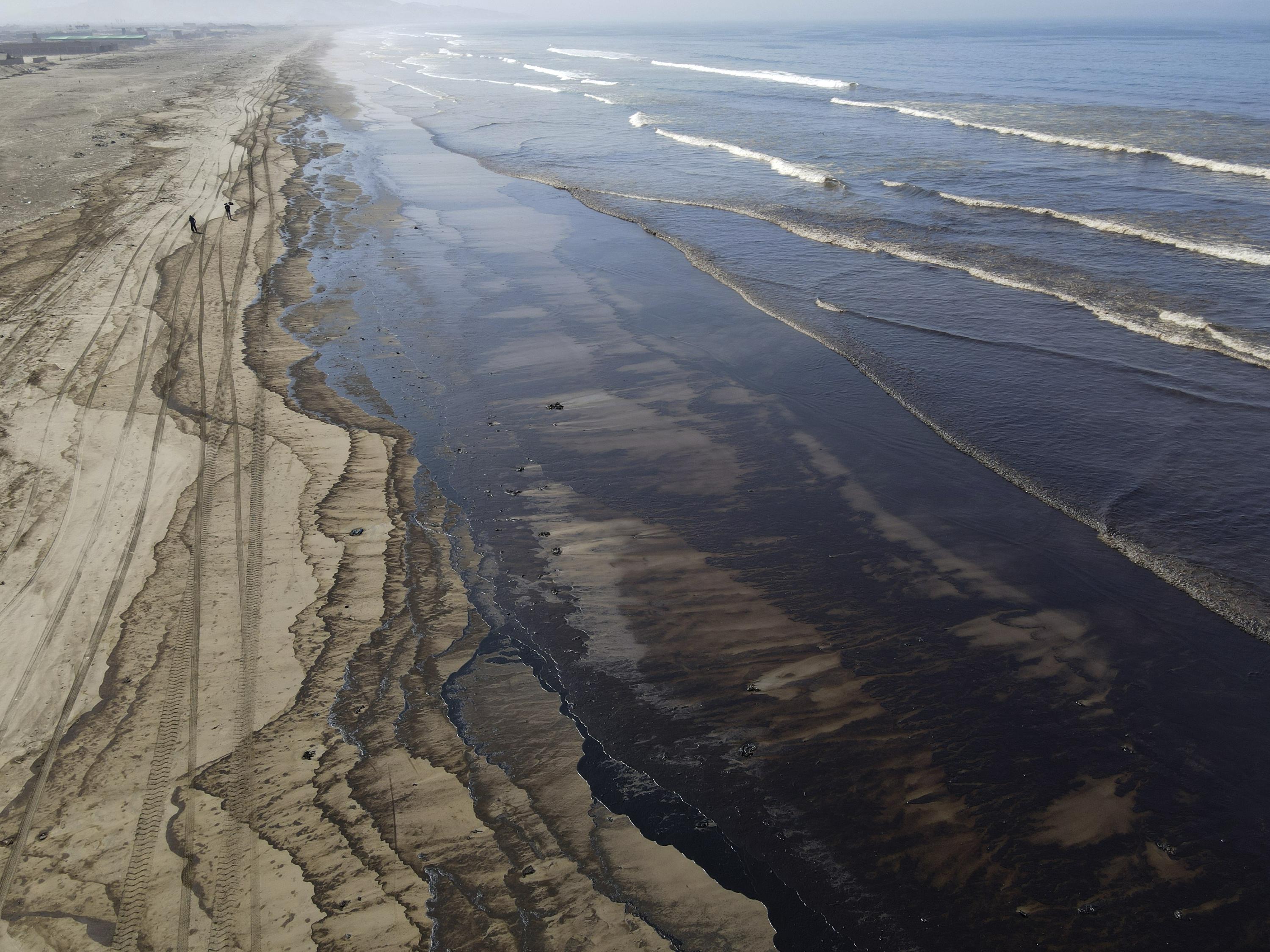 Fishermen protest after eruption causes oil spill in Peru