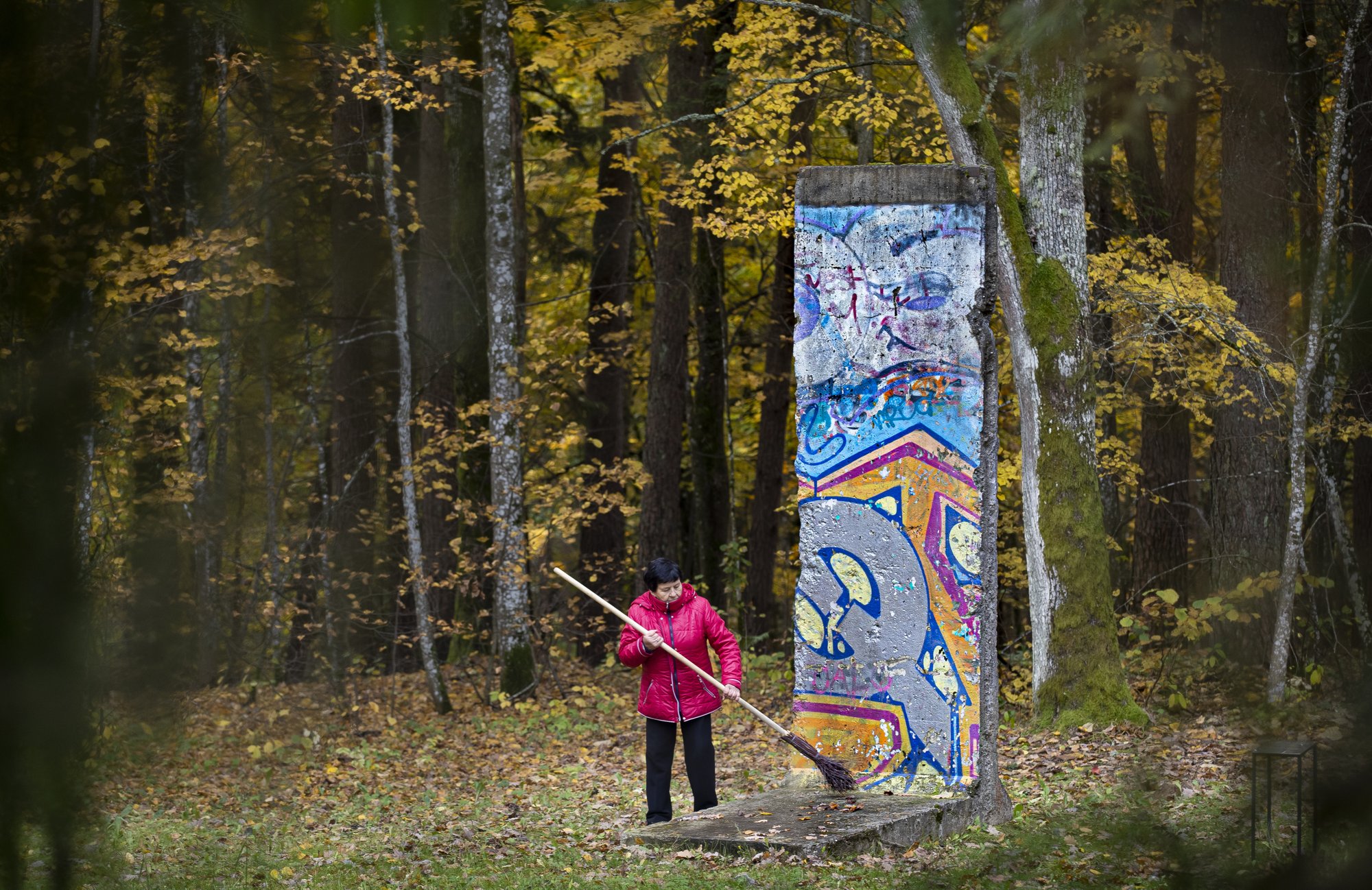 Ap Photos Bits Of The Berlin Wall Make Global Art Memory