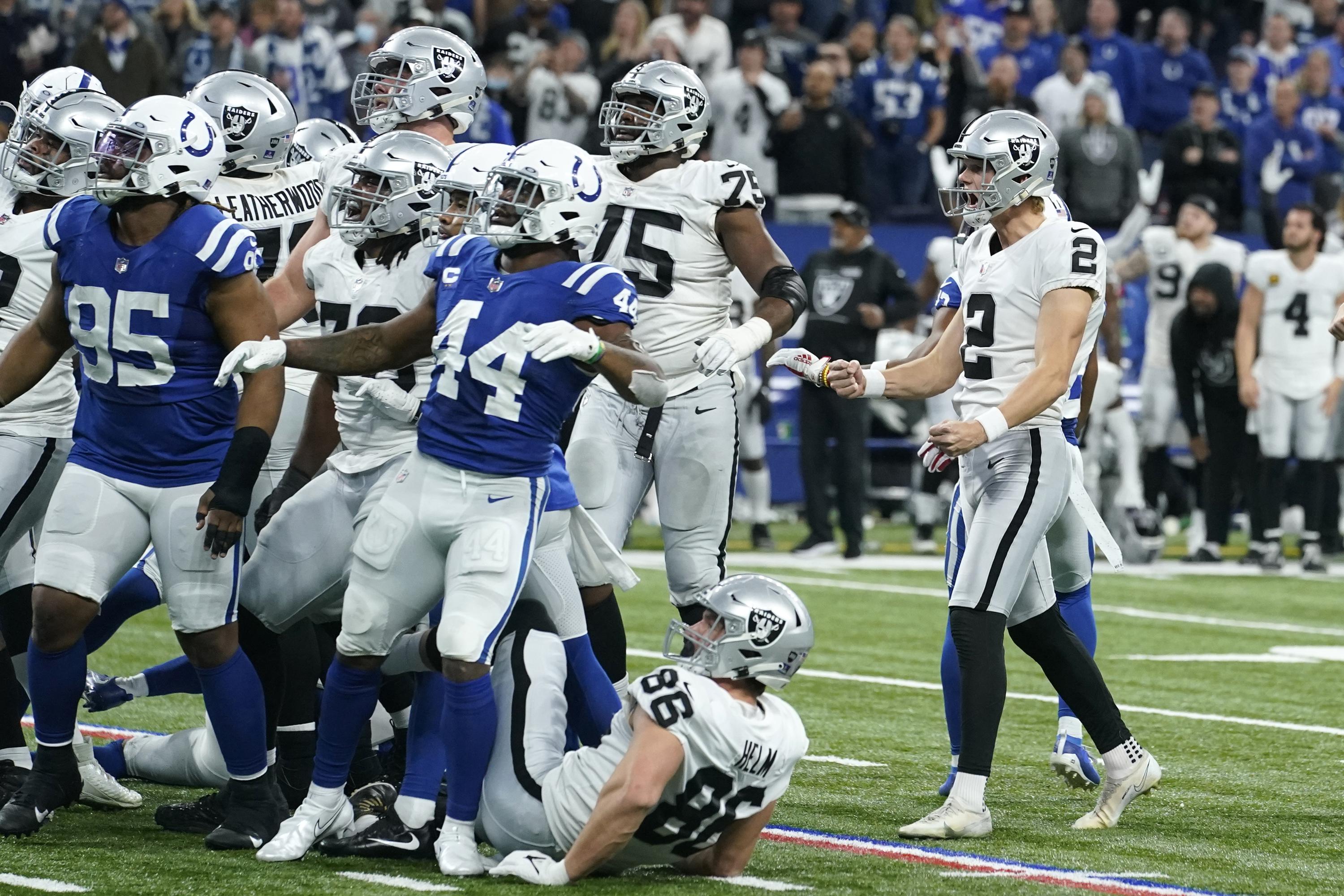 Raiders set NFL record with 5 lastsecond victories AP News