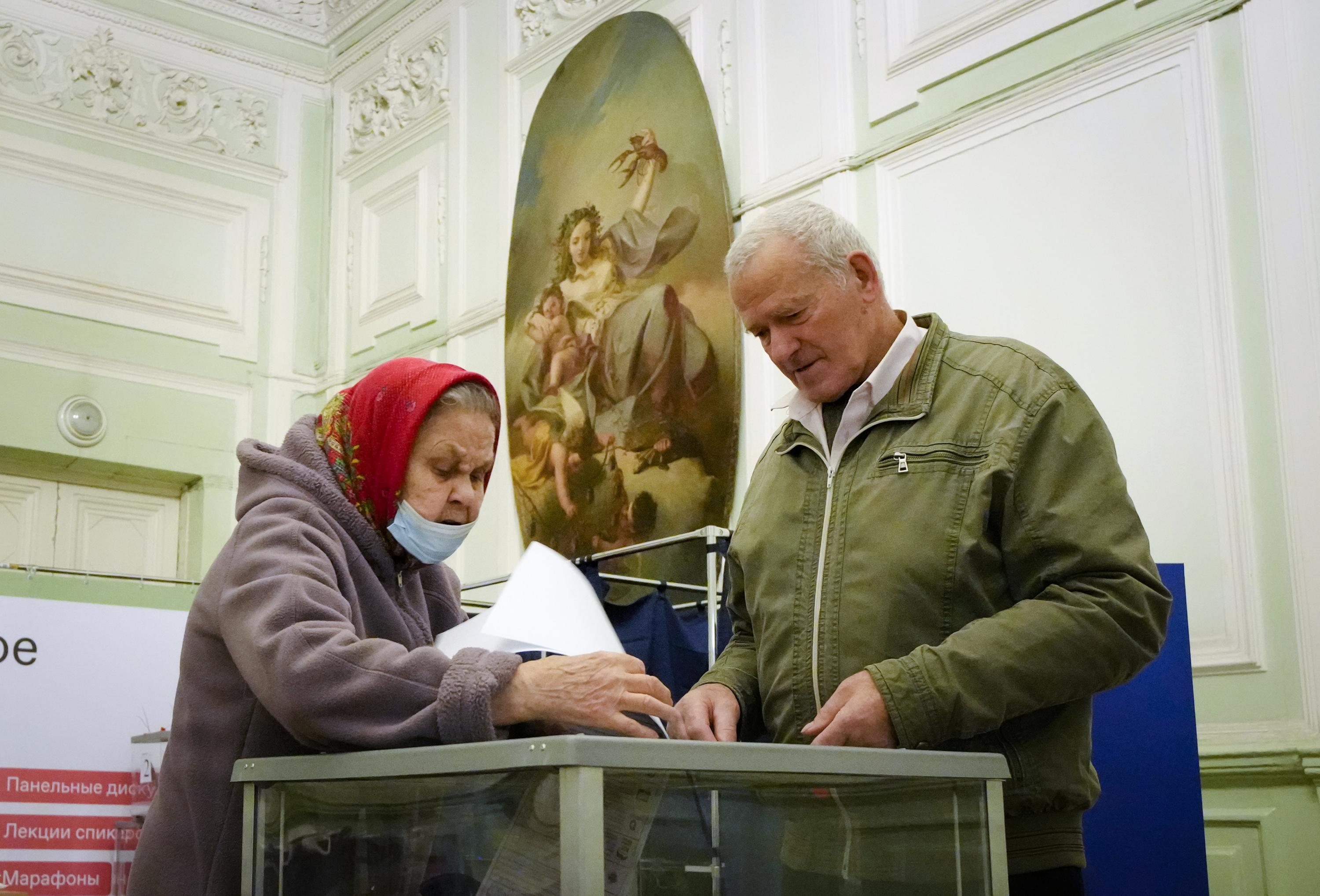 Komuniści, obserwatorzy zgłaszają naruszenia w rosyjskich wyborach