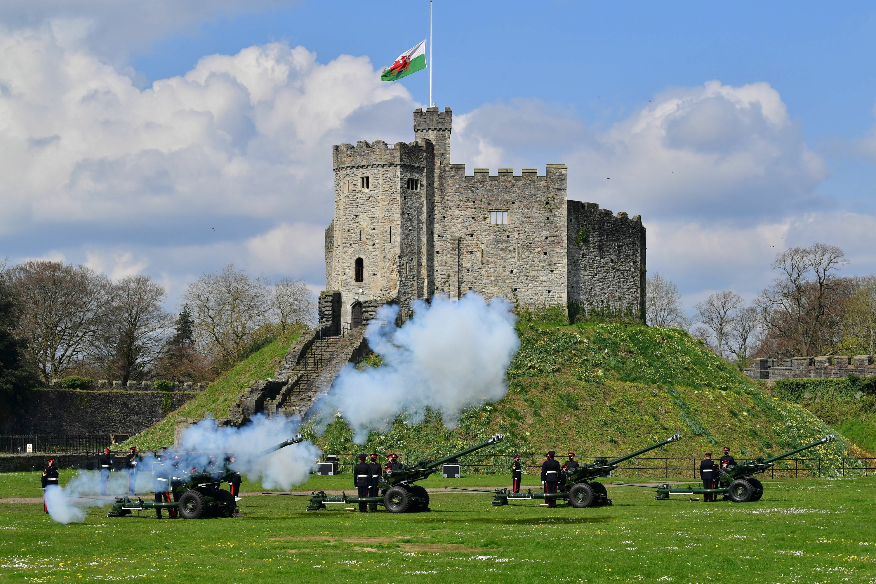 British Prince Philip is honored with the salute of 41 guns after death