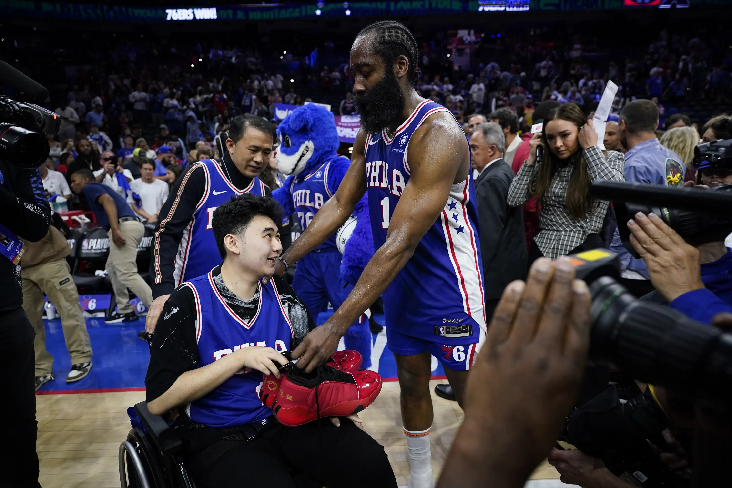 76ers’ Harden visits with a Michigan shooting victim