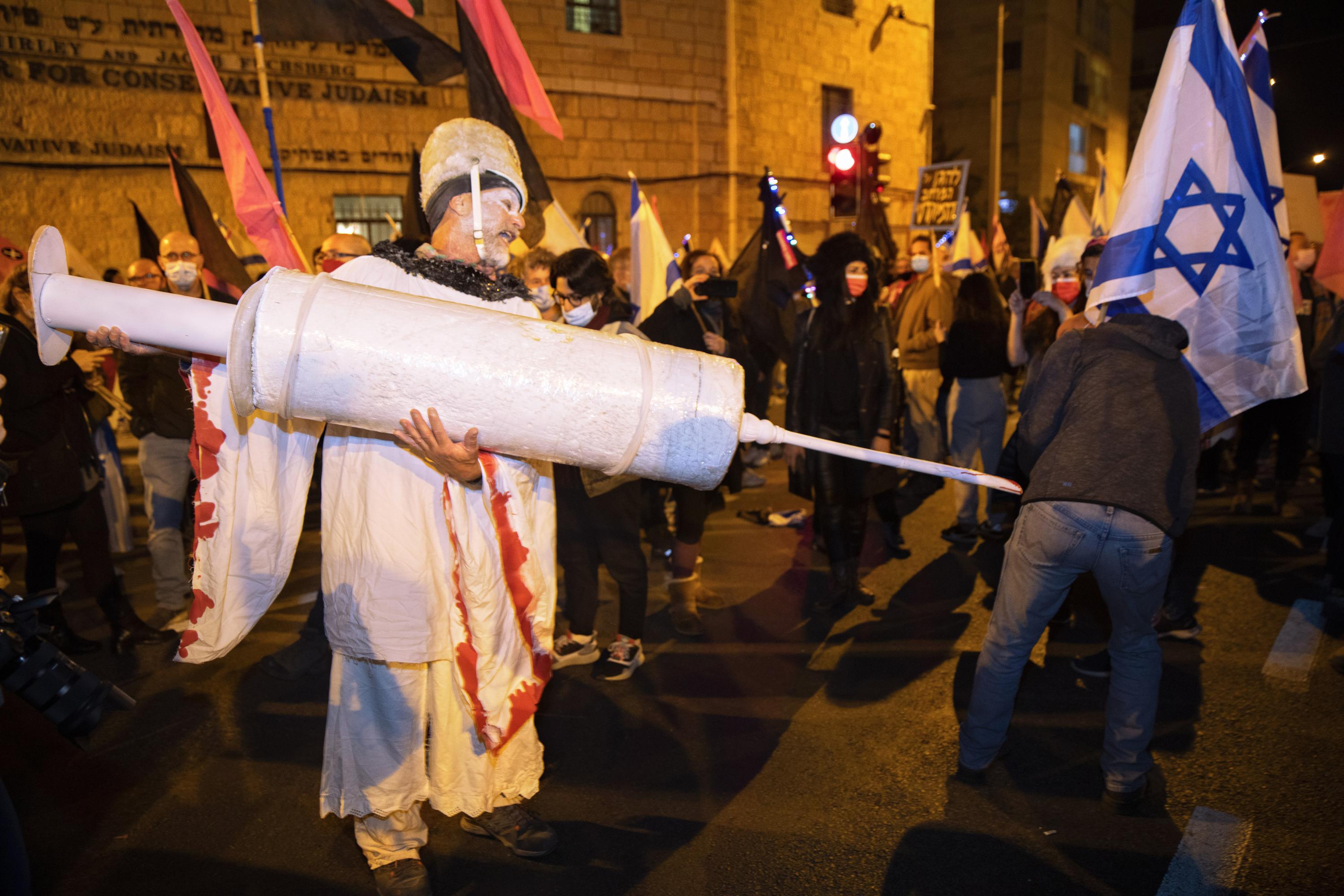 Israelis are protesting on Netanyahu amid the blockade of the third virus