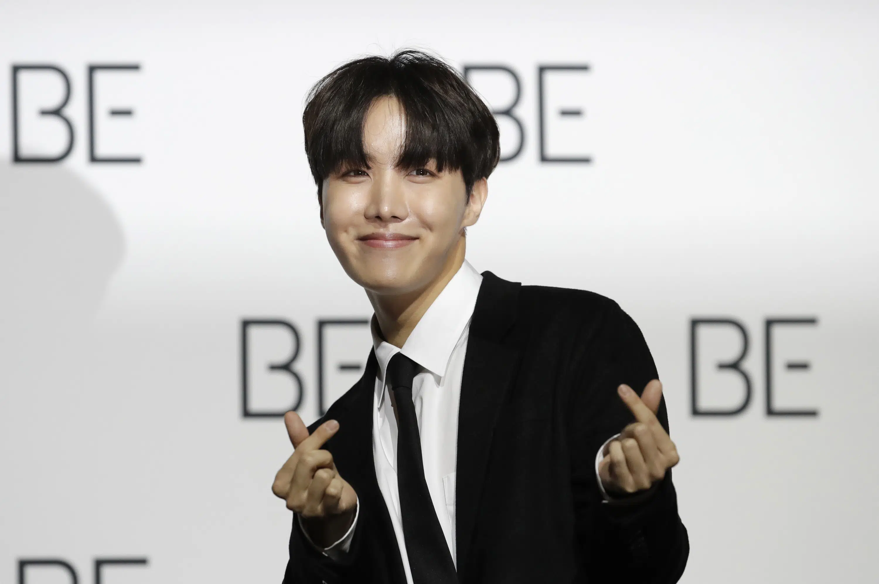 J-Hope, BTS’in Güney Kore ordusuna katılan ikinci üyesi oldu