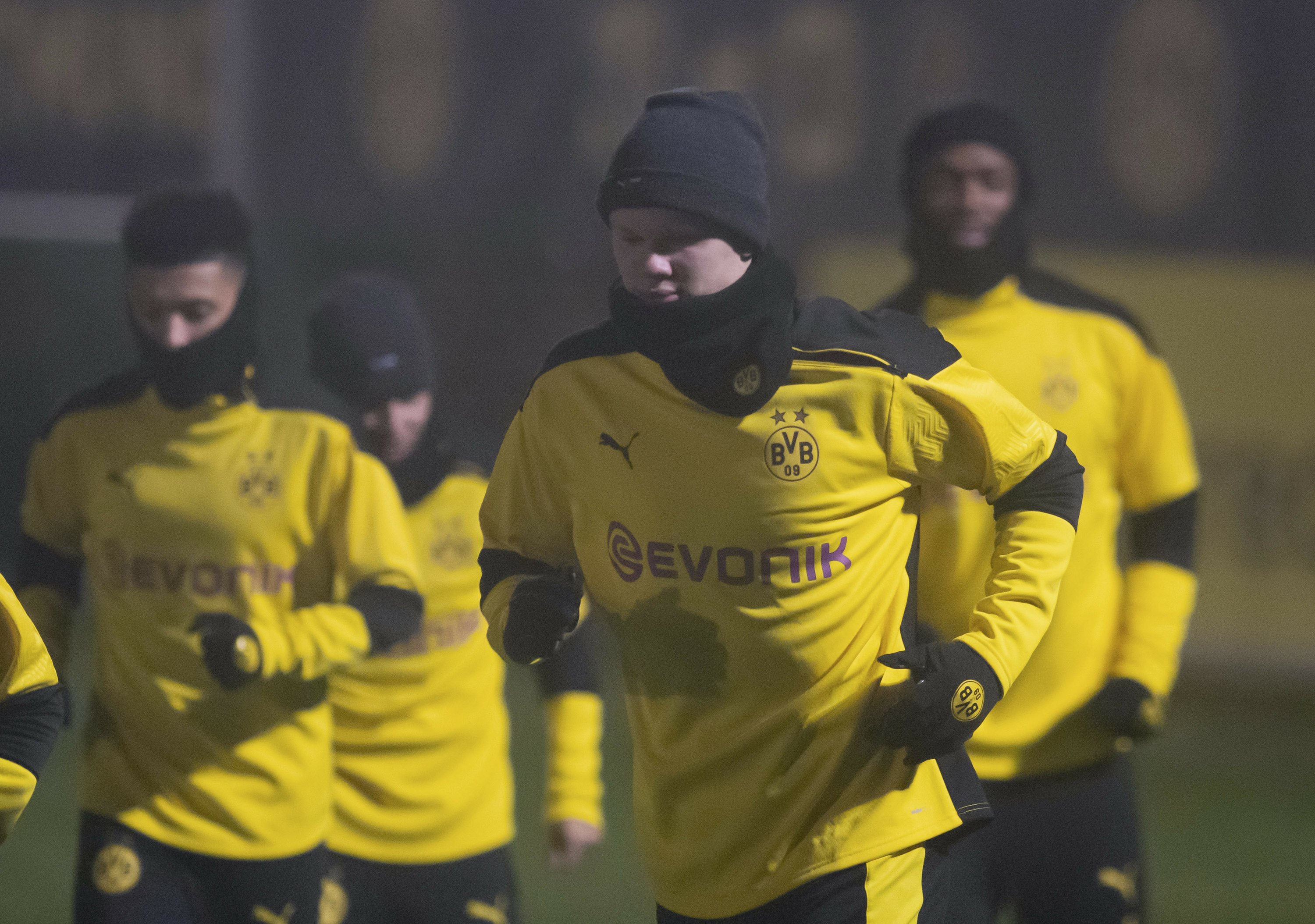 Dortmund S Erling Haaland Out For A Month With Muscle Tear