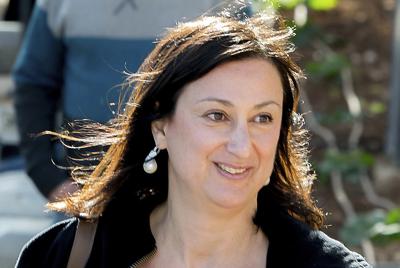 La periodista de investigación maltesa Daphne Caruana Galizia, quien fue asesinada por un coche bomba en Malta el 16 de octubre de 2017, en una foto del 4 de abril de 2016. (Foto AP/Jon Borg, archivo)