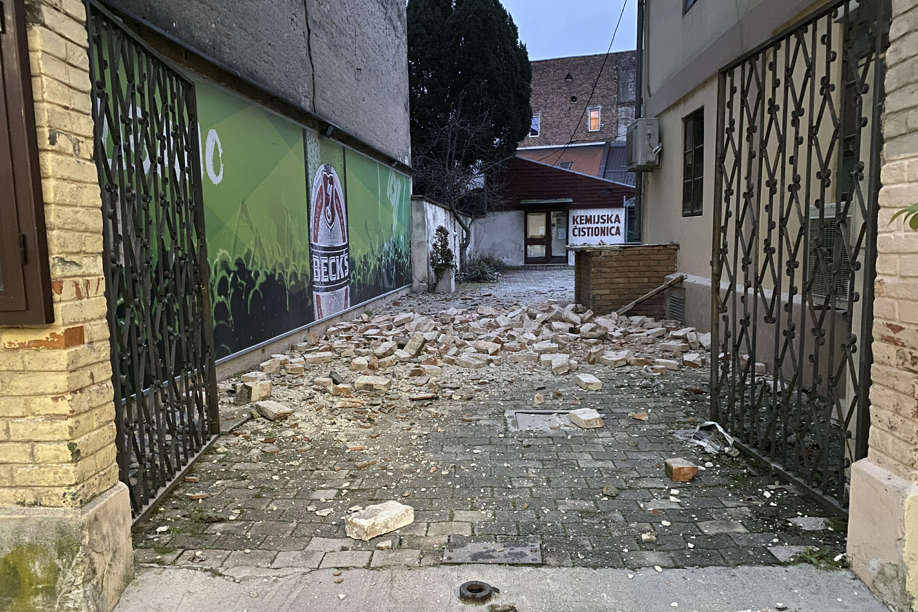 Moderate earthquake with a magnitude of 5.0 hits Croatia and damages buildings