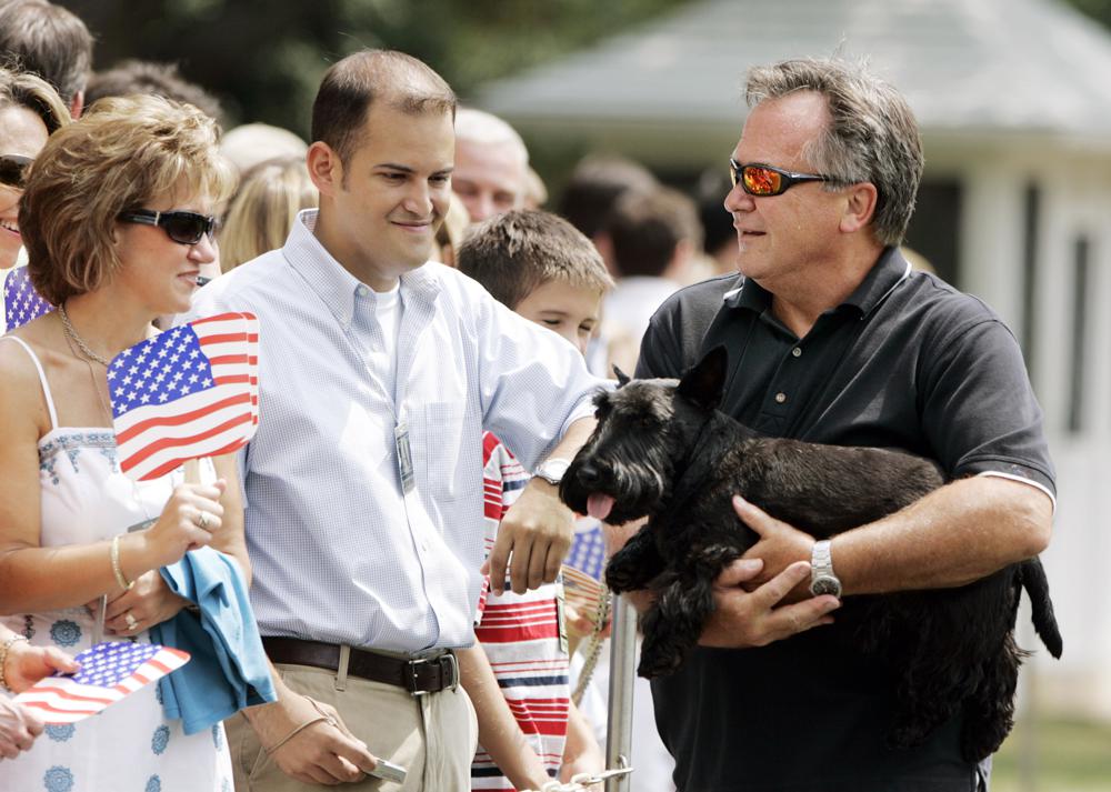 Meet the White House groundskeeper (and pet wrangler) for 50 years