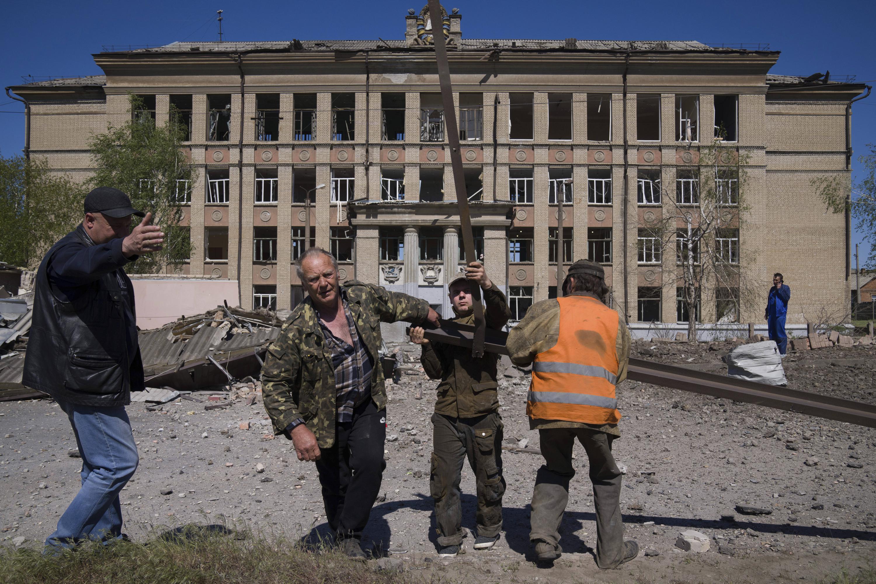 Ukraine evacuates civilians from steel plant under siege