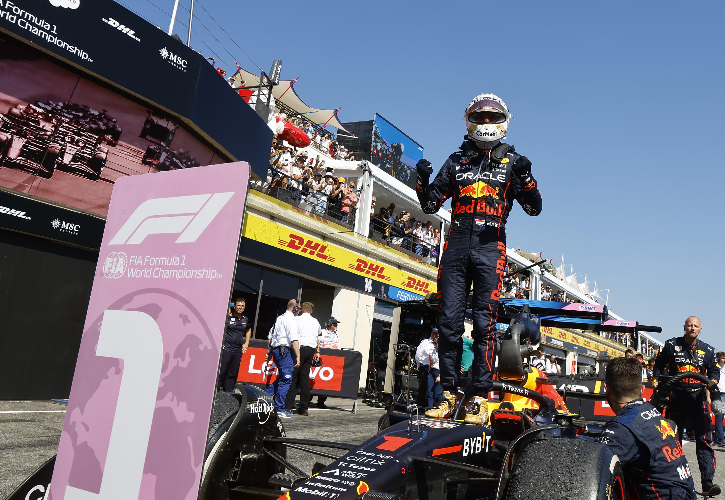 Verstappen remporte le GP de France alors que Leclerc chute, Hamilton 2e