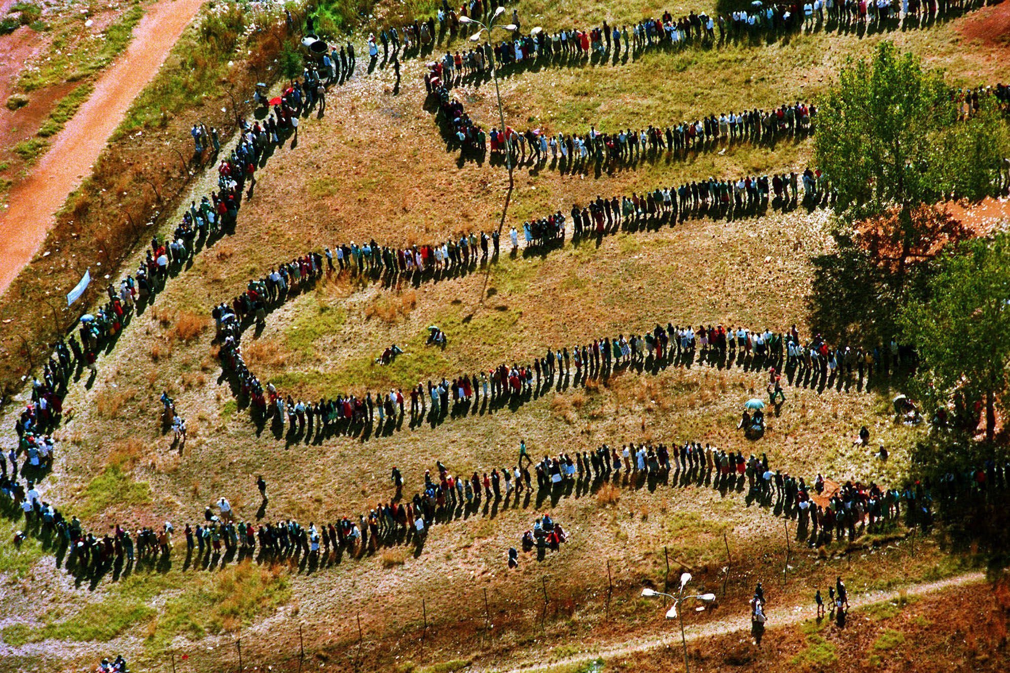 How do other democracies elect leaders?