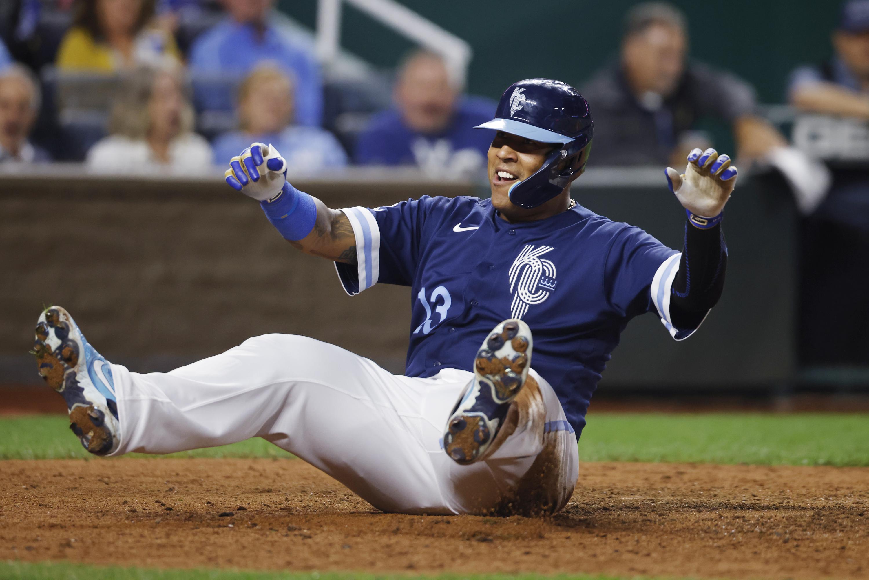 Royals cut Mariners' lead for last AL wild card to 3 games | AP News