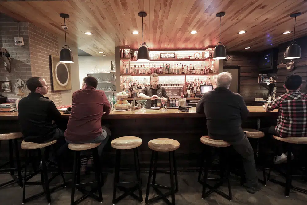 Bill would allow 14-year-olds to serve alcohol in Wisconsin Bill would allow 14-year-olds to serve alcohol in Wisconsin