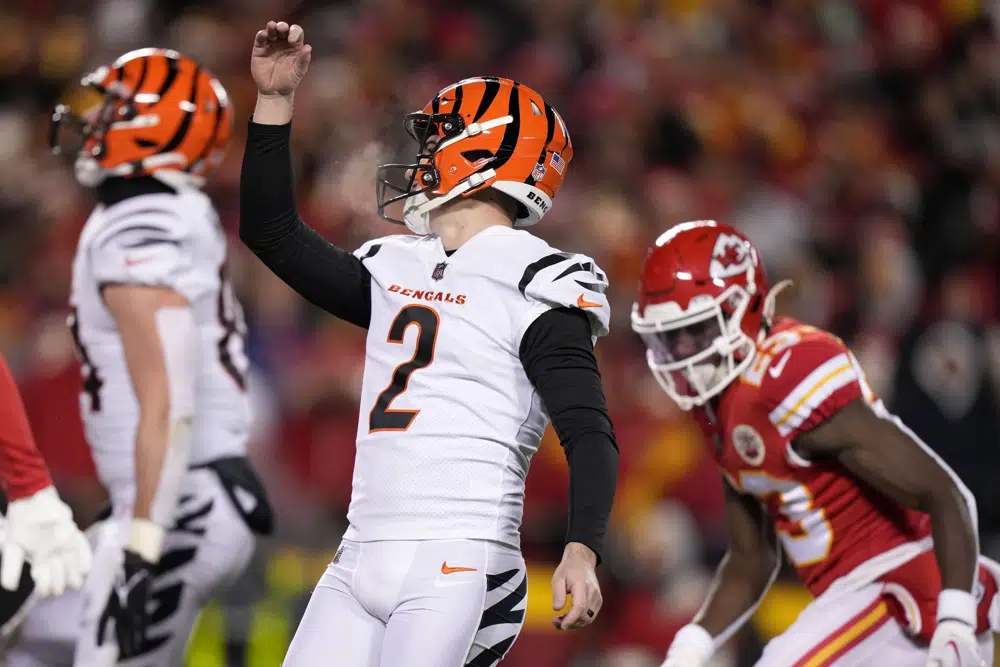 Chiefs top Bengals 23-20 on last-second kick for AFC title - The Columbian